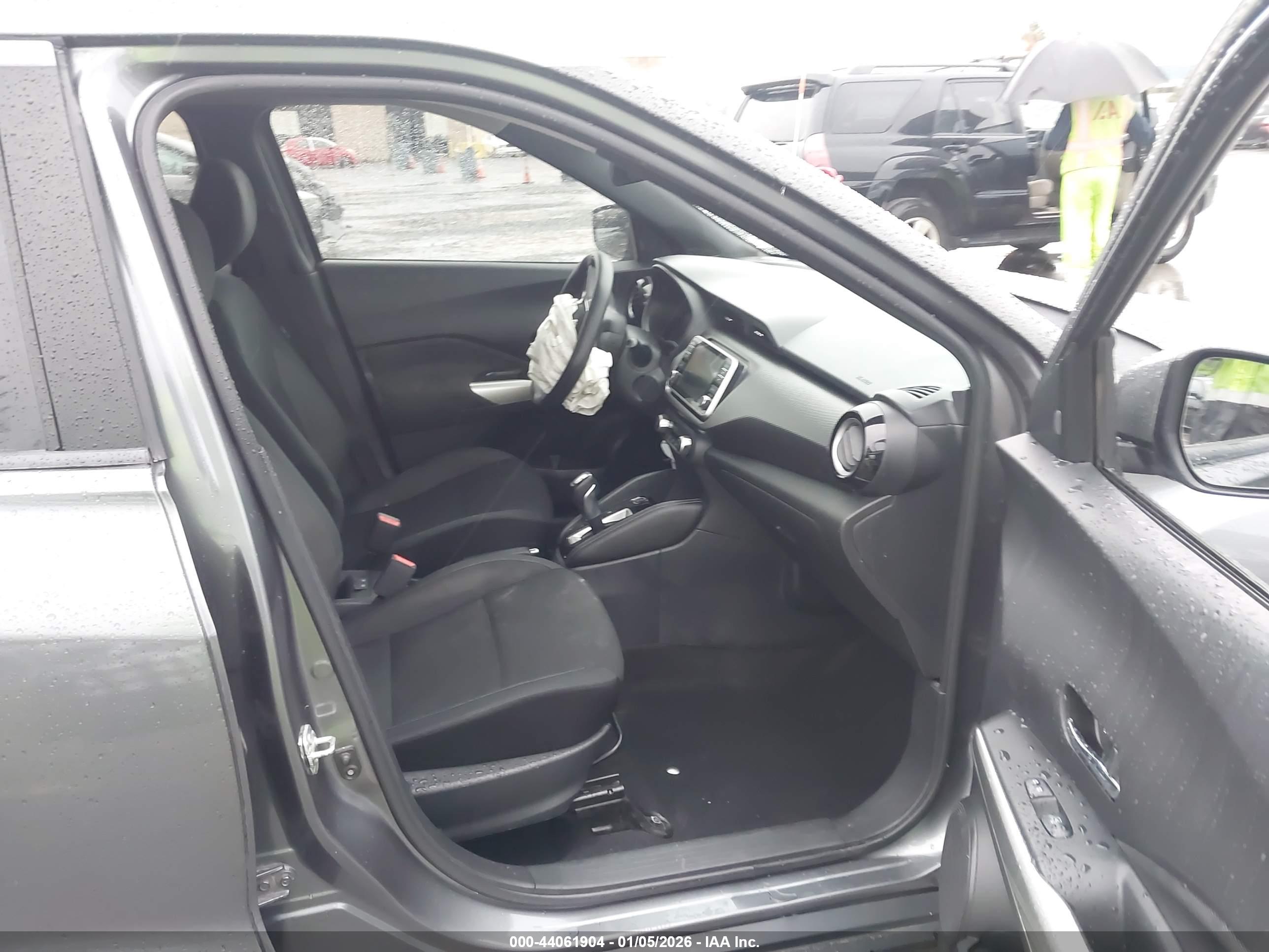 NISSAN KICKS image 5