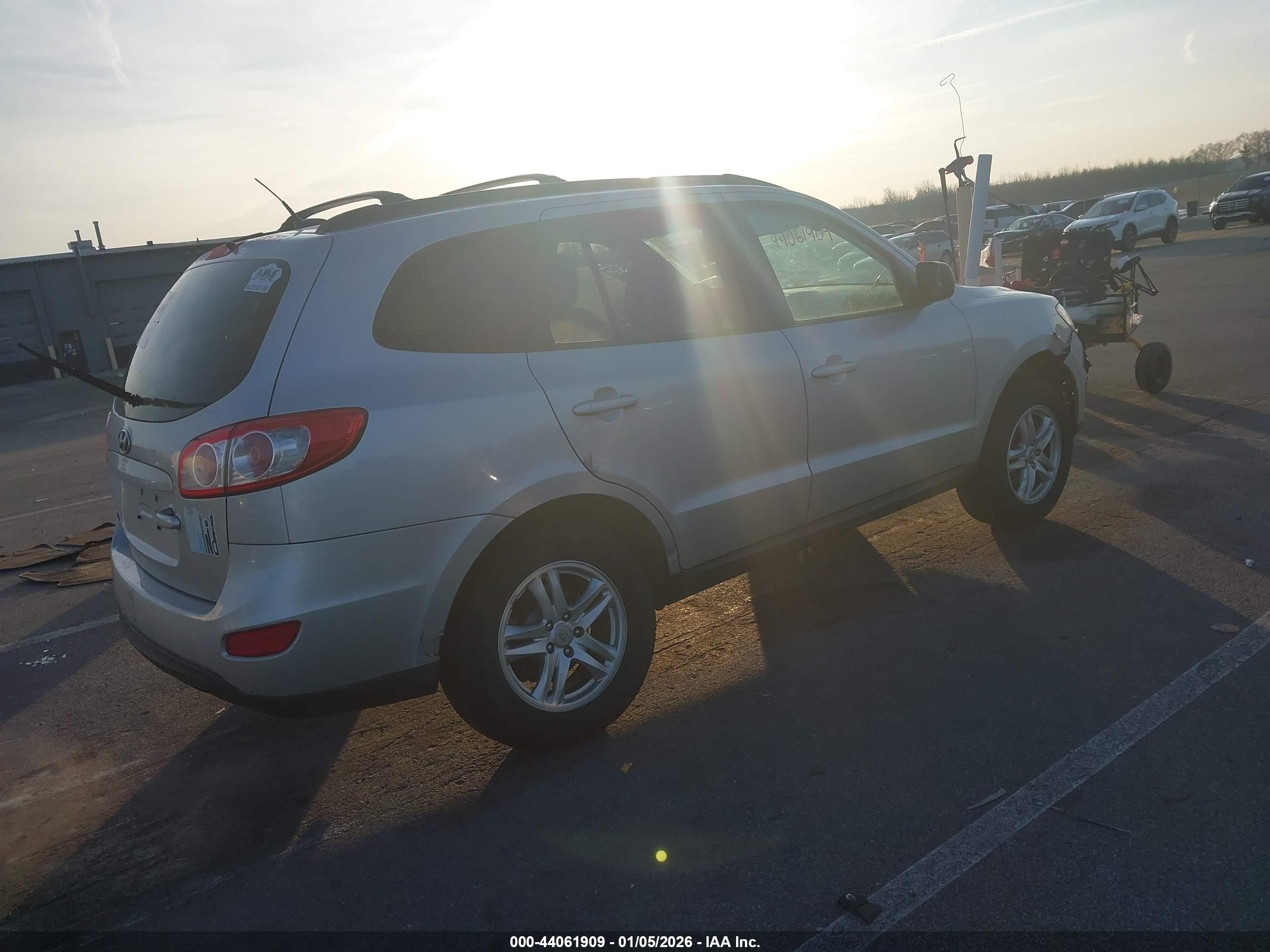 HYUNDAI SANTA image 4