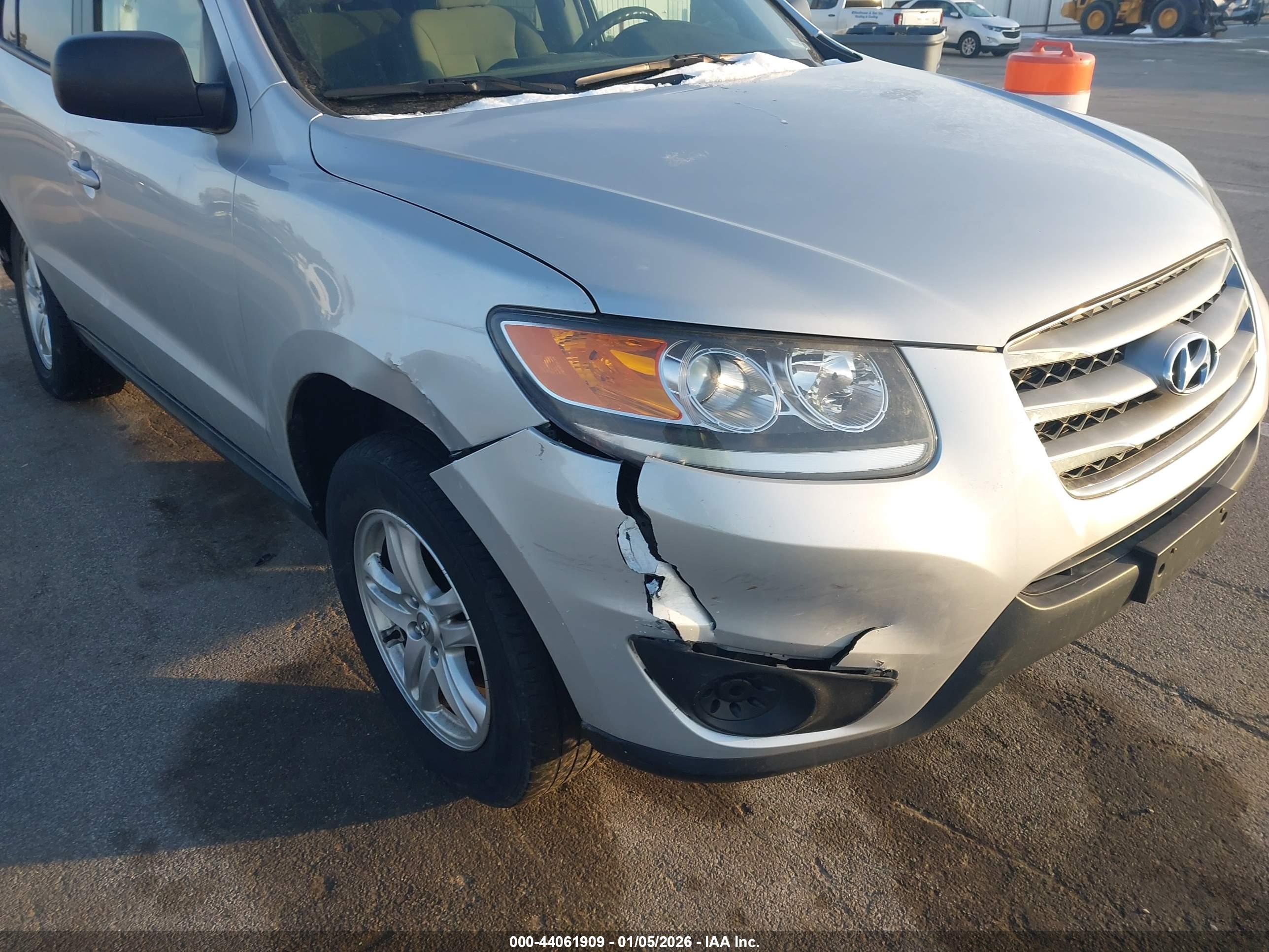 HYUNDAI SANTA image 6