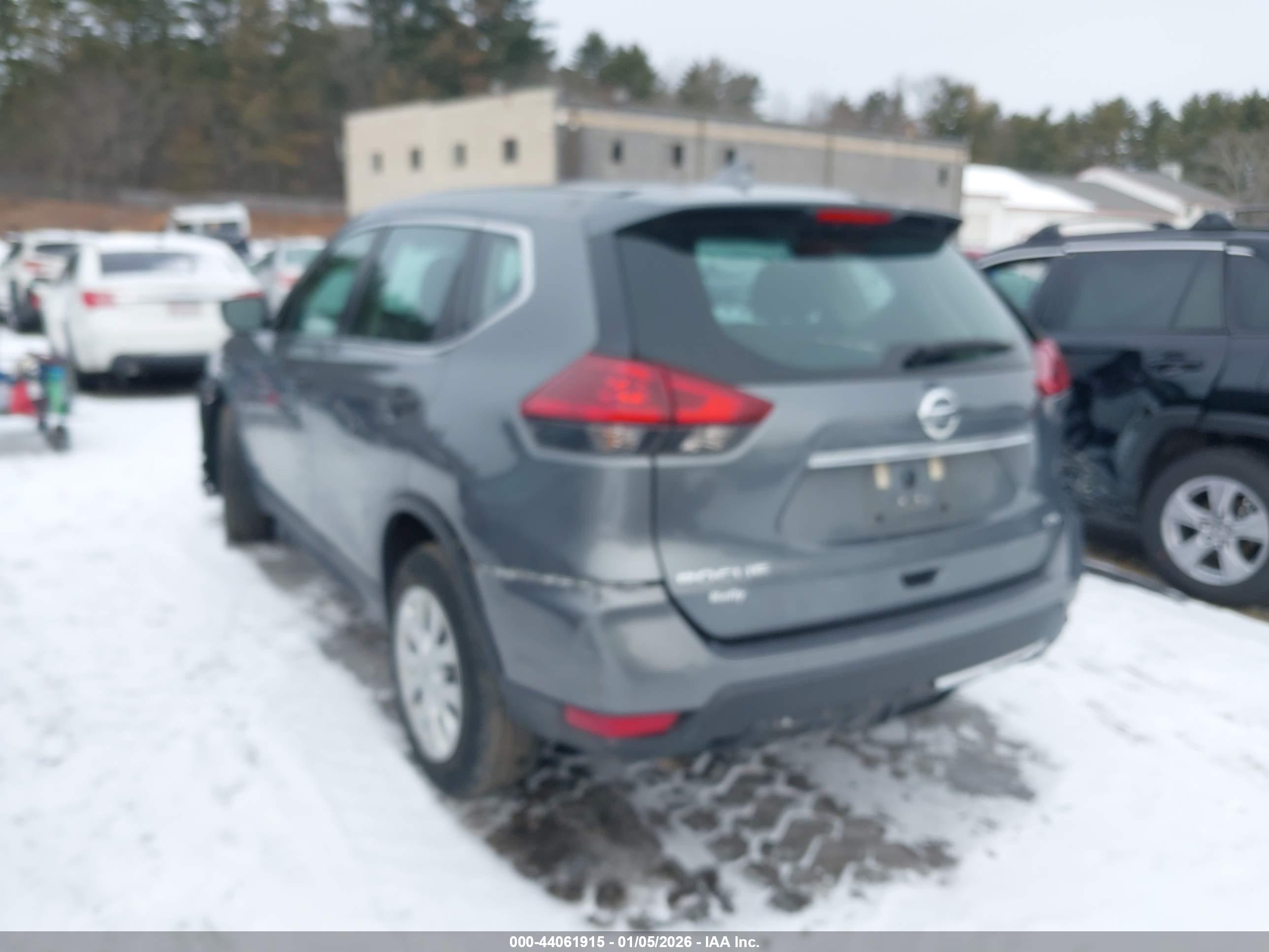 NISSAN ROGUE image 3