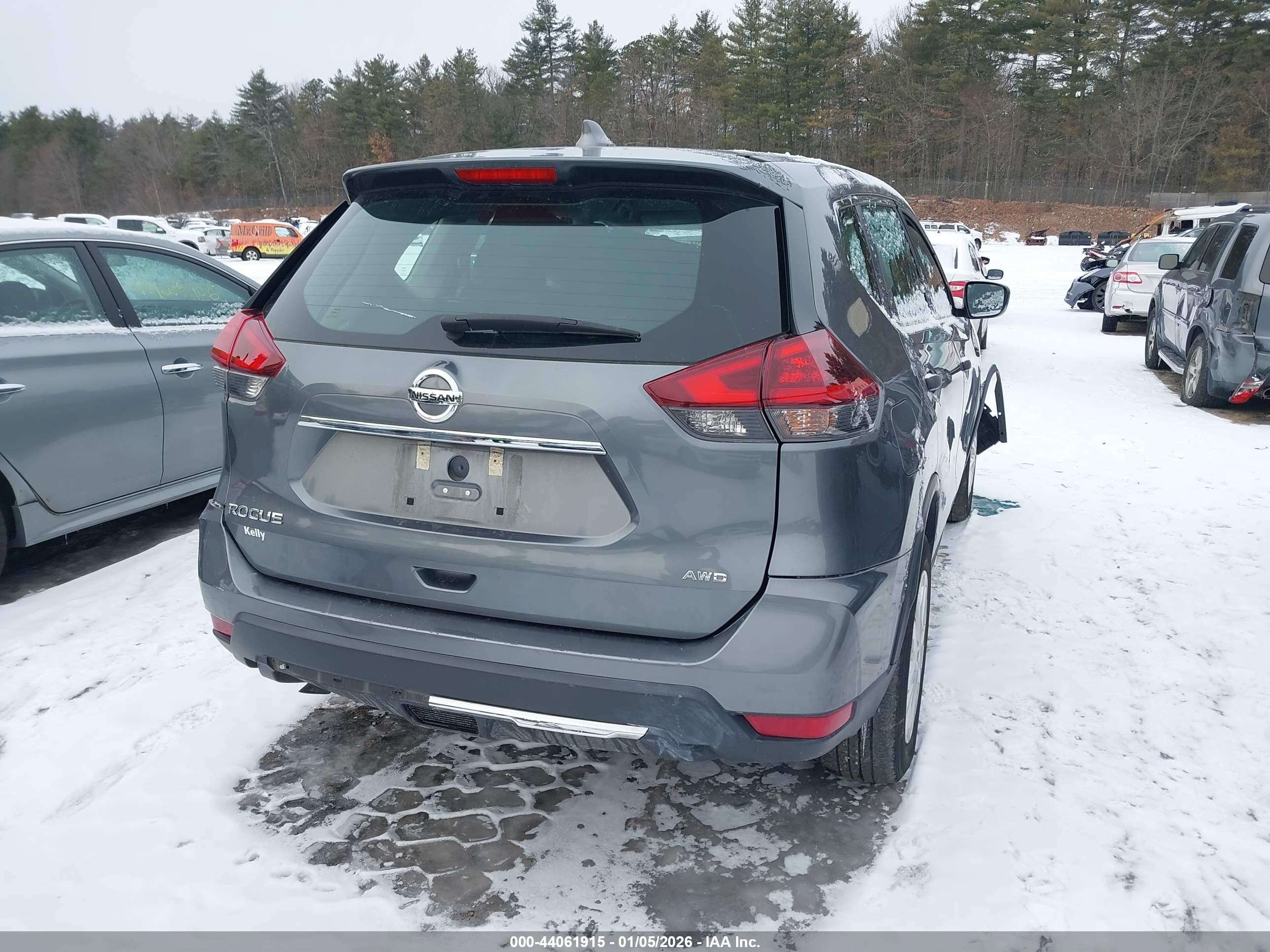 NISSAN ROGUE image 4