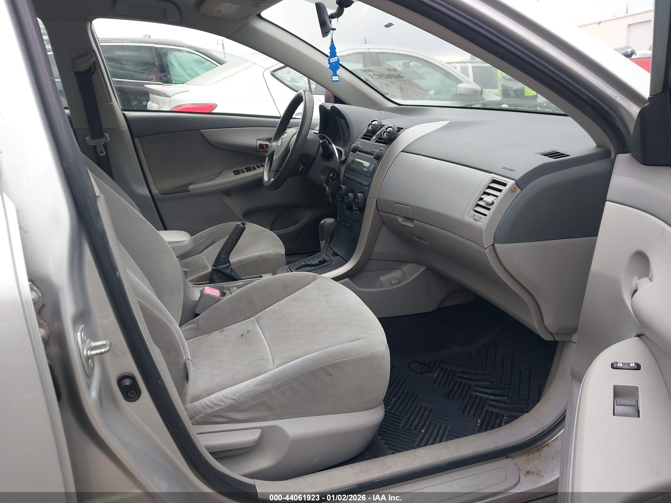 TOYOTA COROLLA image 5