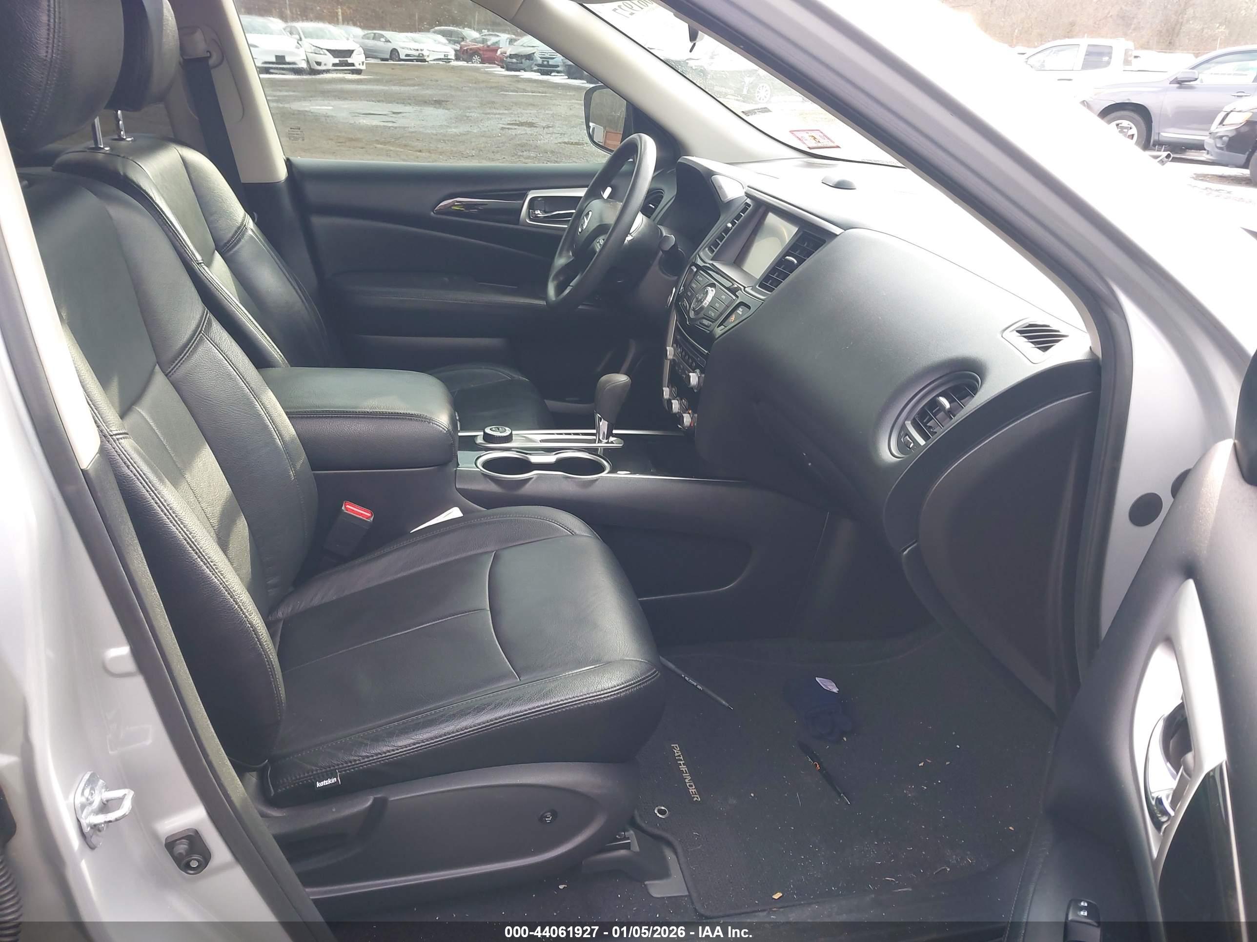 NISSAN PATHFINDER image 5