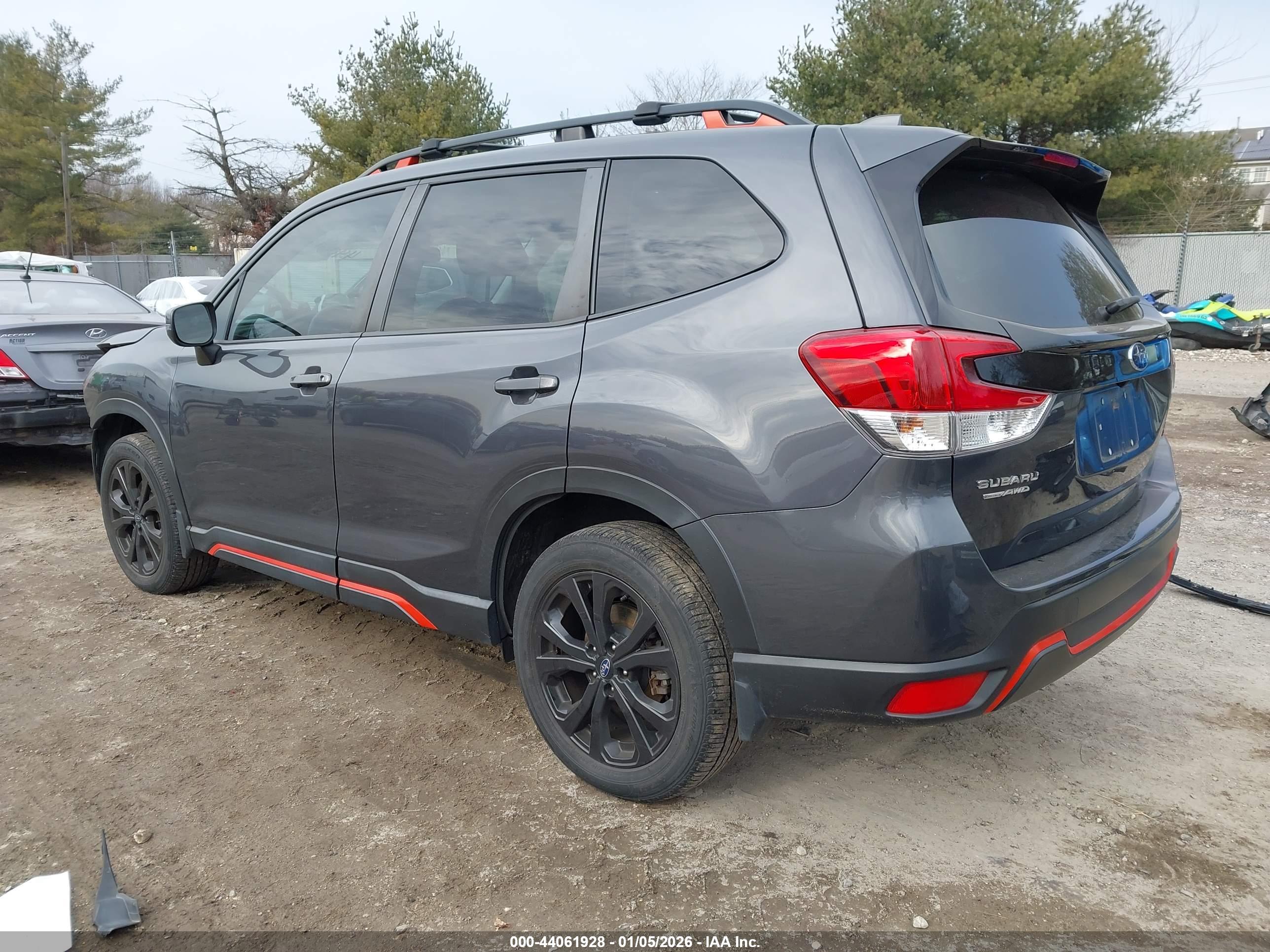 SUBARU FORESTER image 3