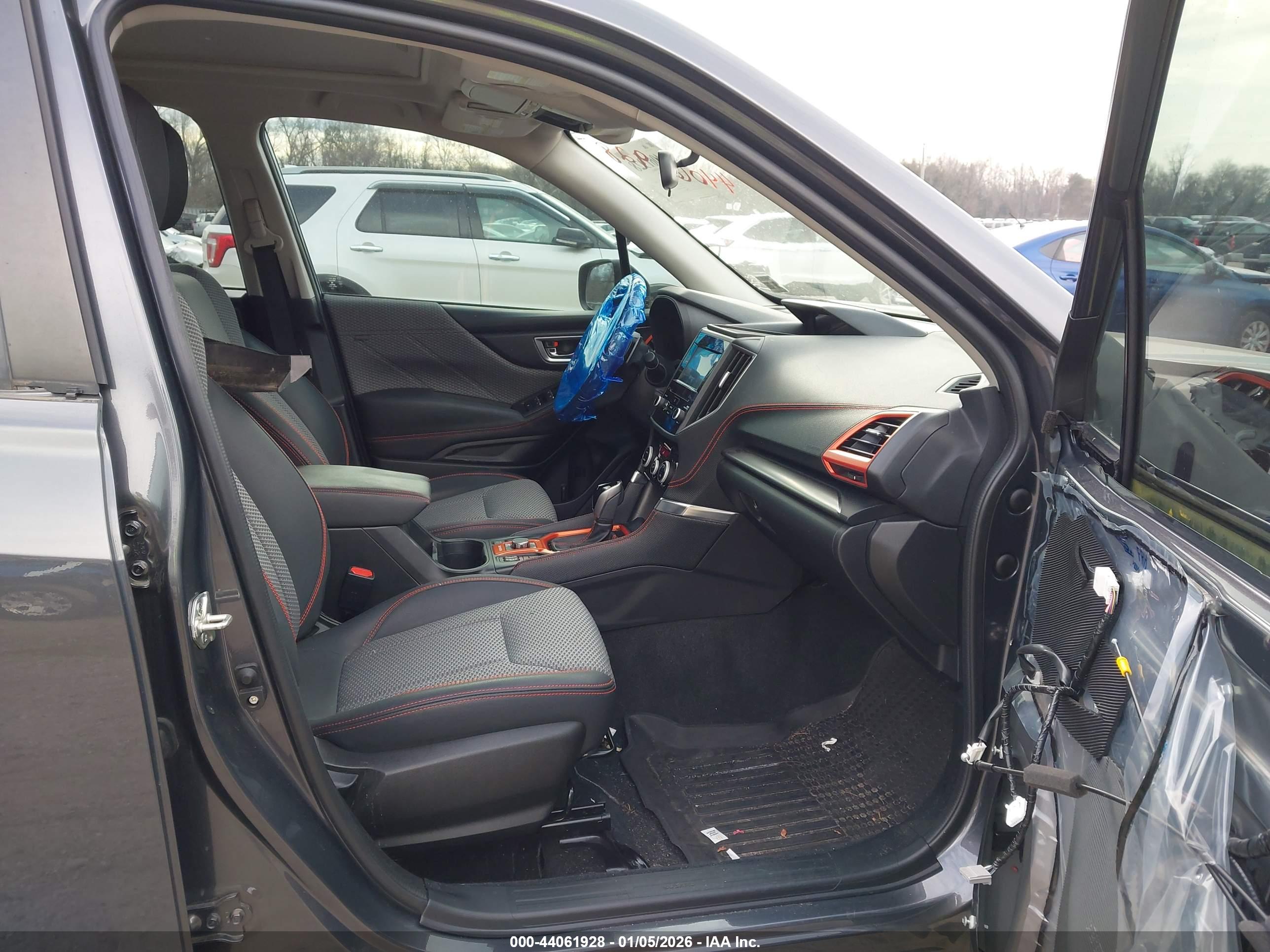 SUBARU FORESTER image 5