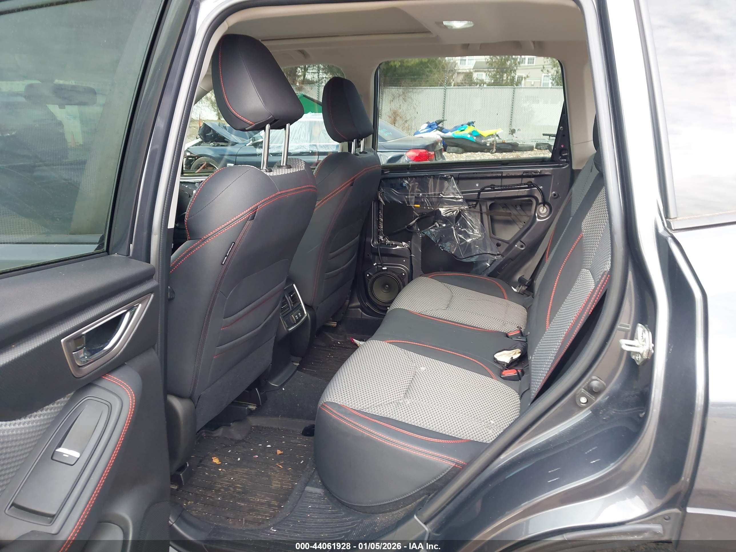 SUBARU FORESTER image 8