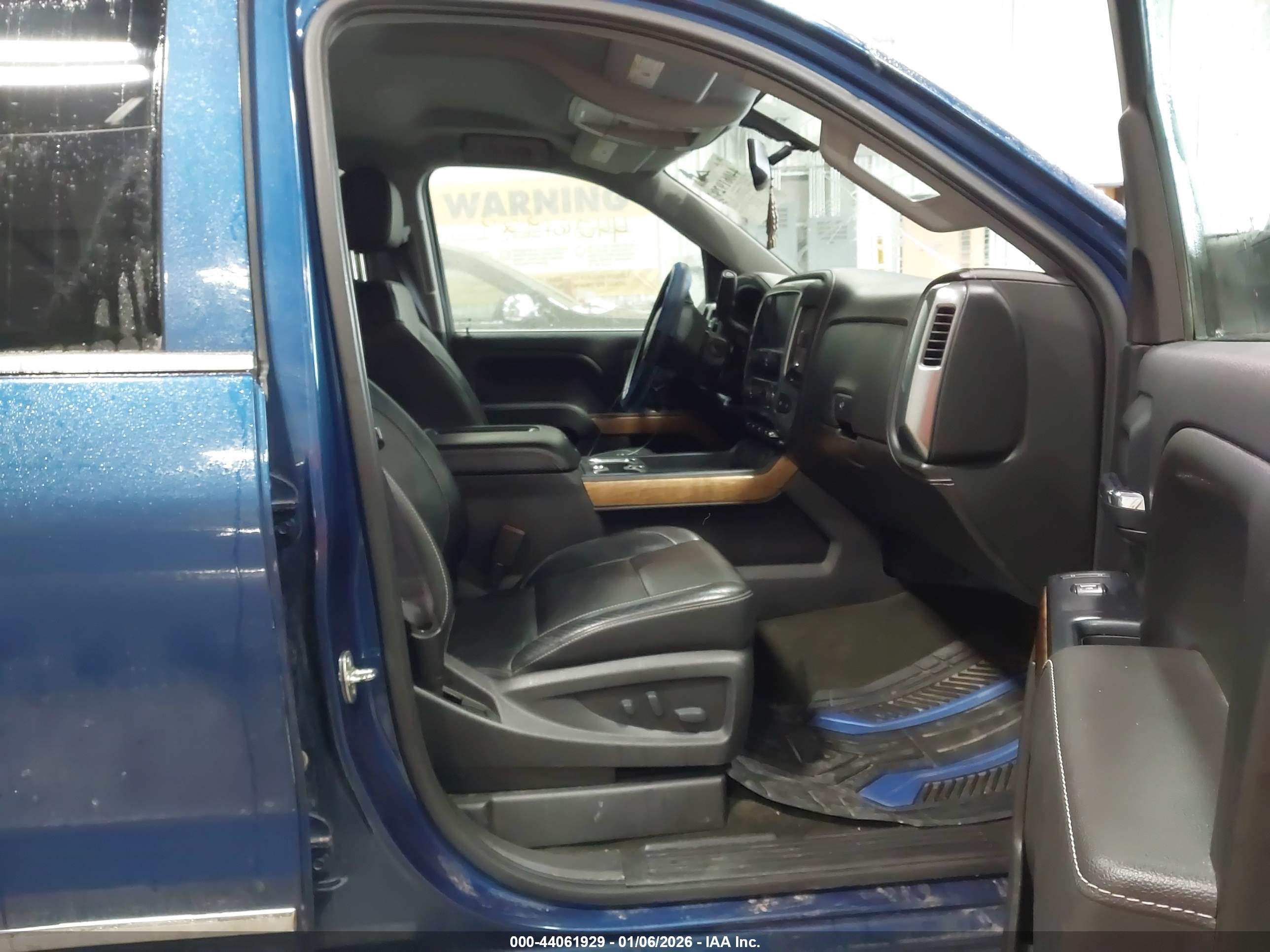 CHEVROLET SILVERADO image 5