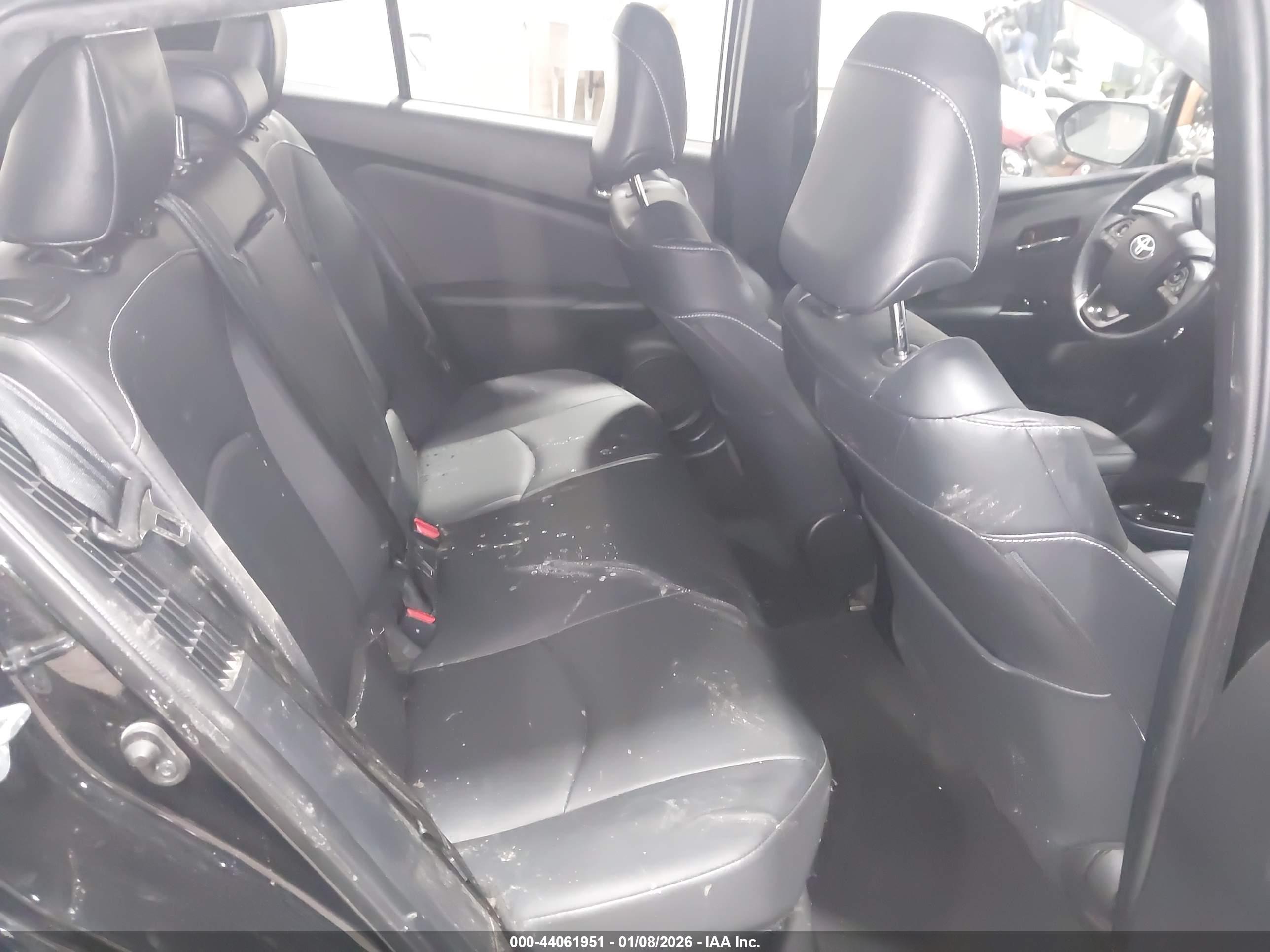 TOYOTA PRIUS image 8