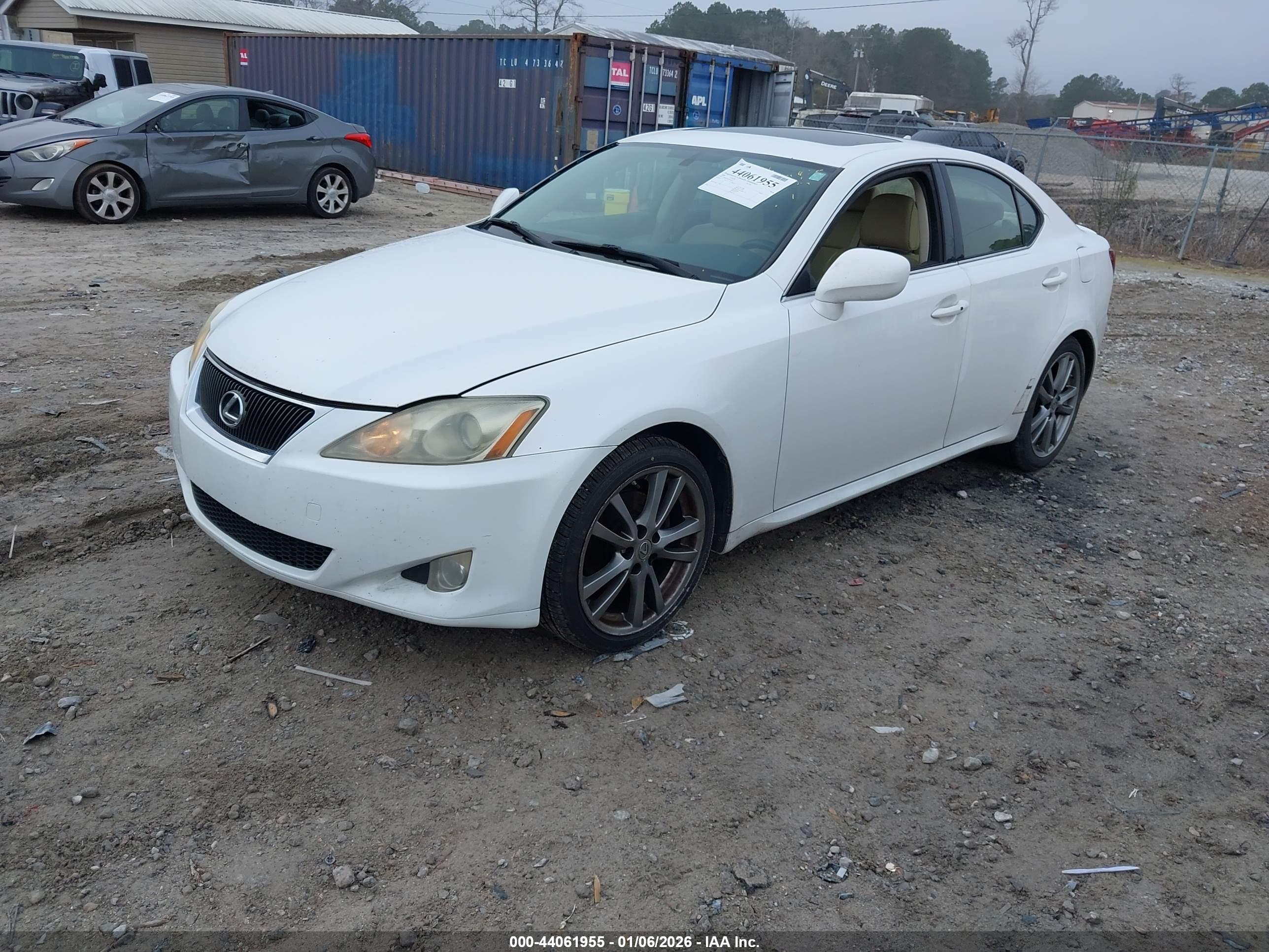 LEXUS IS image 2