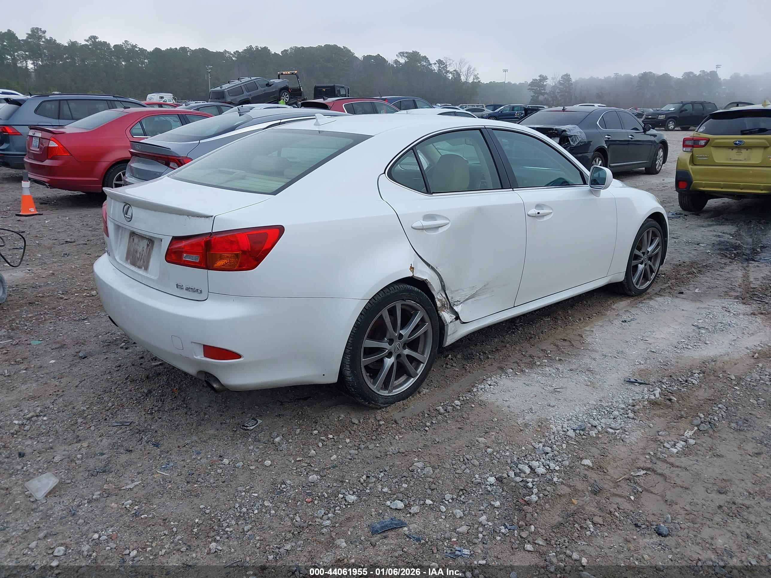 LEXUS IS image 4