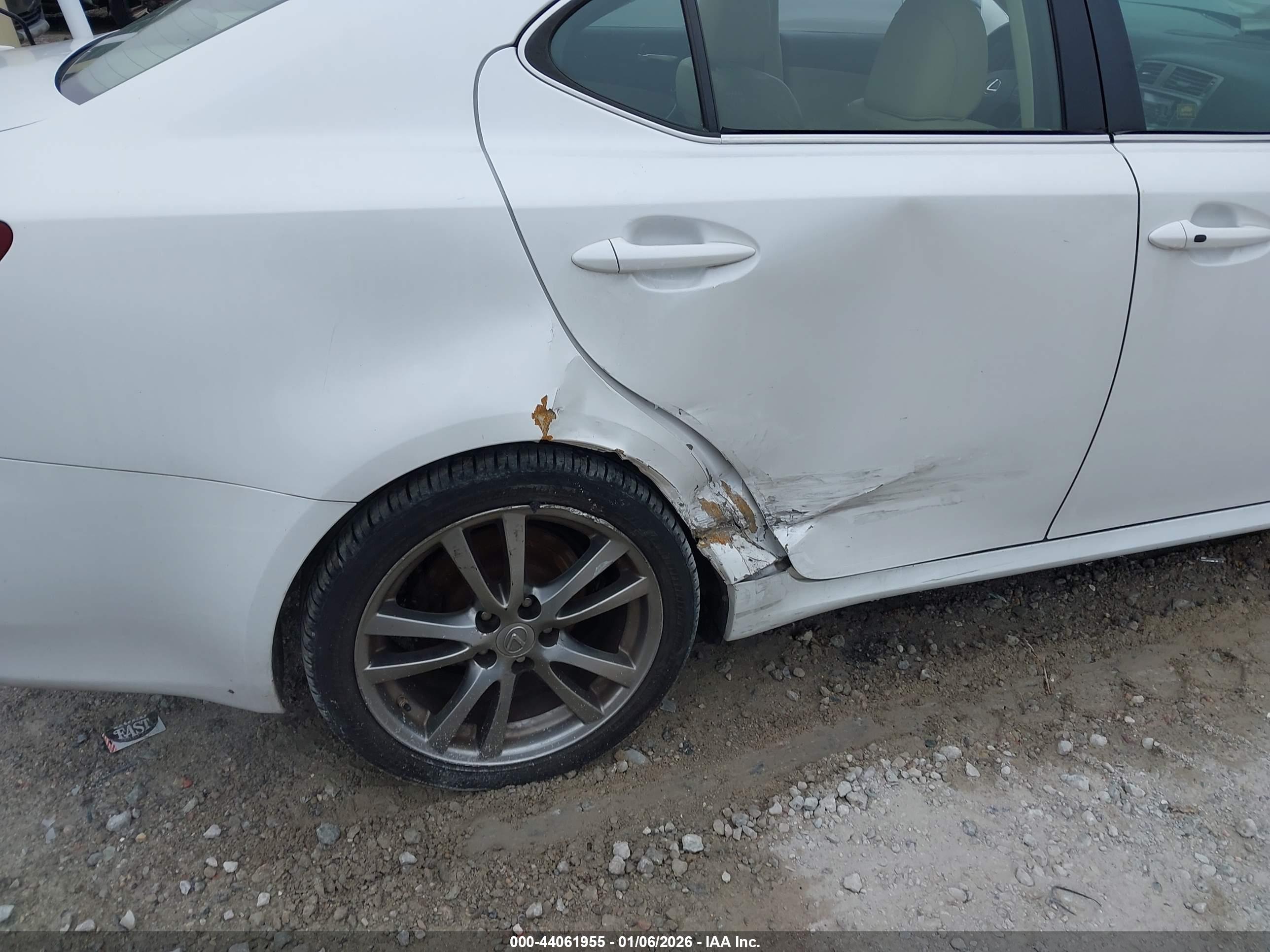 LEXUS IS image 6