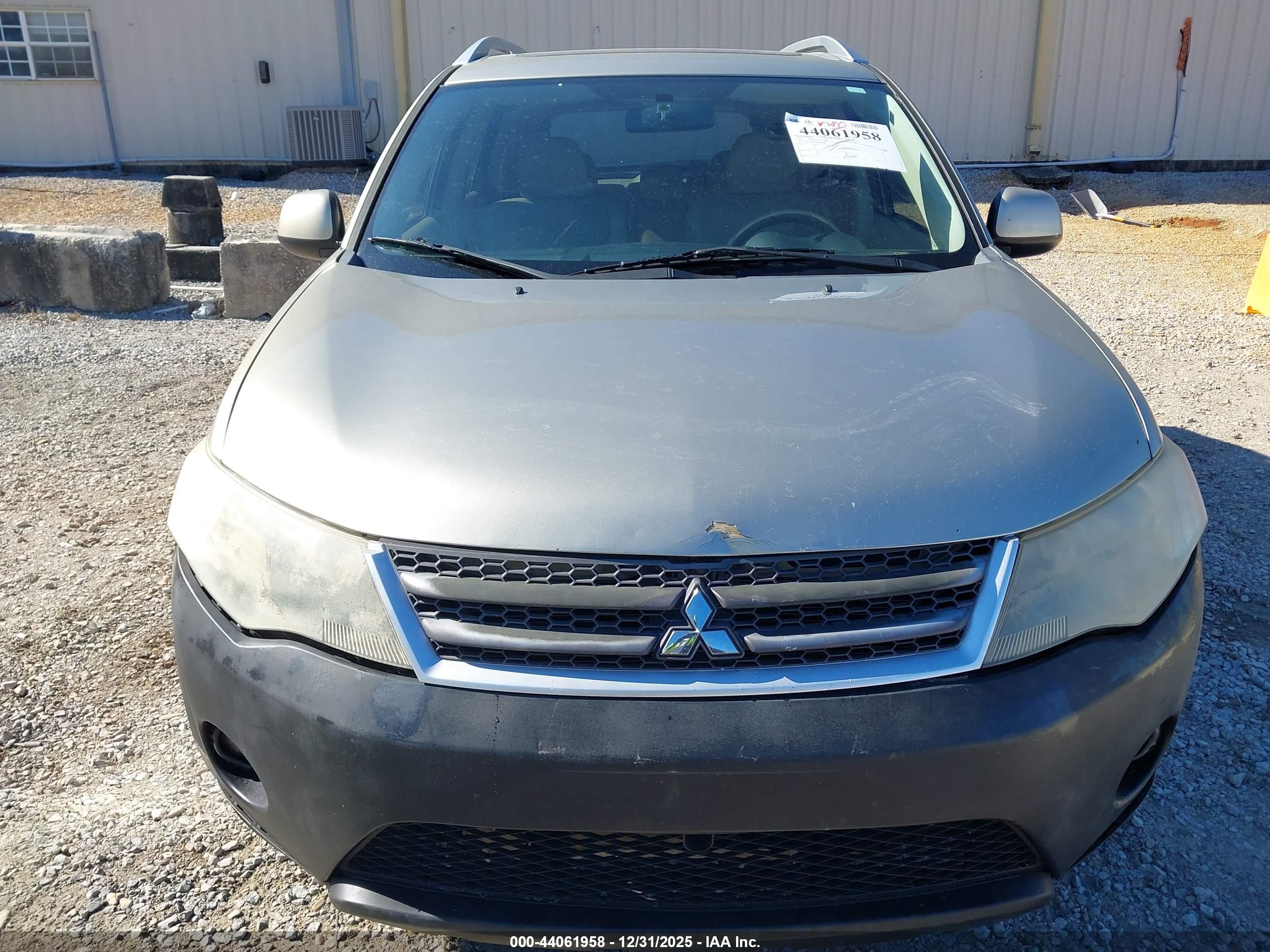 MITSUBISHI OUTLANDER image 6