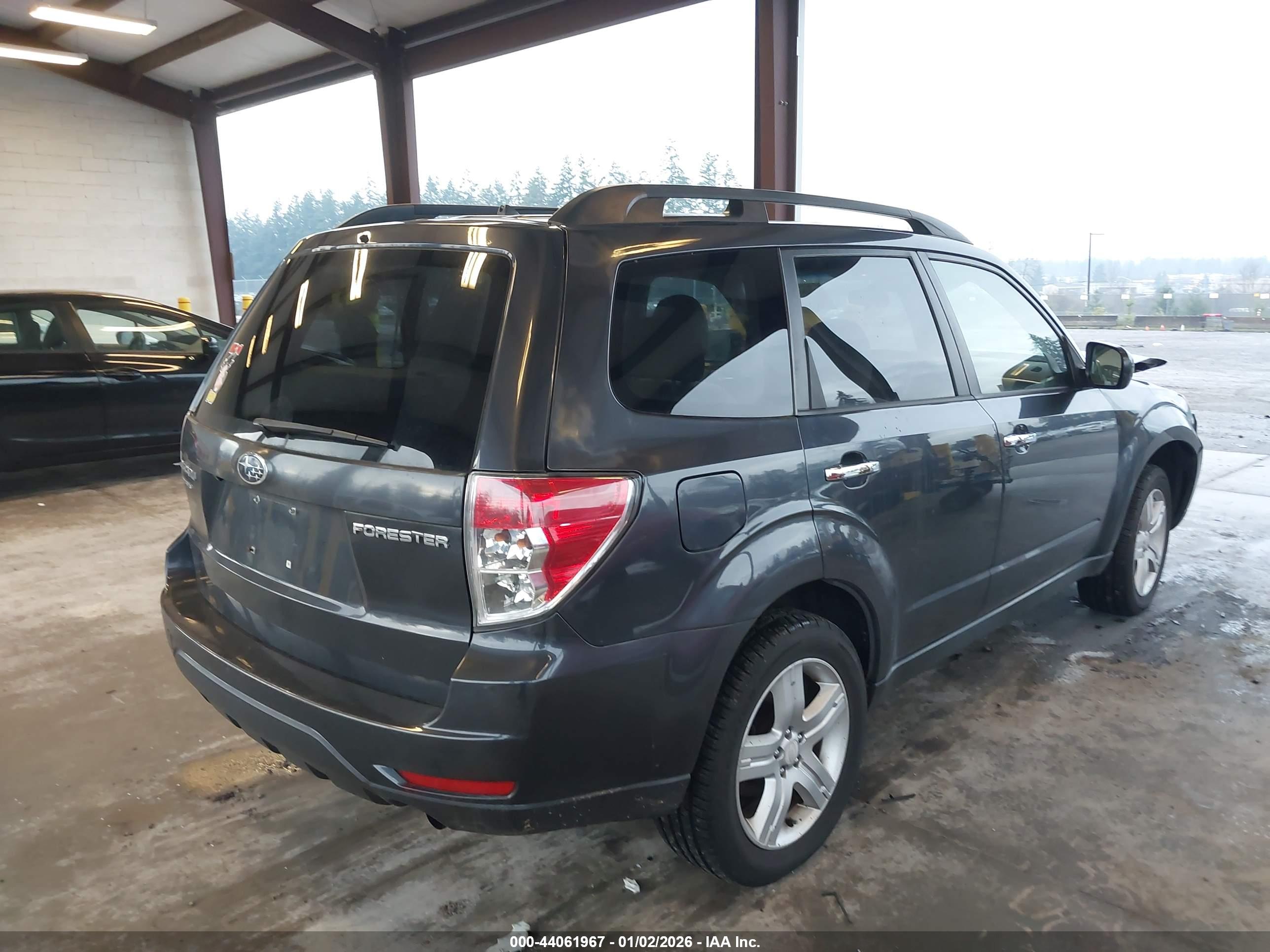 SUBARU FORESTER image 4