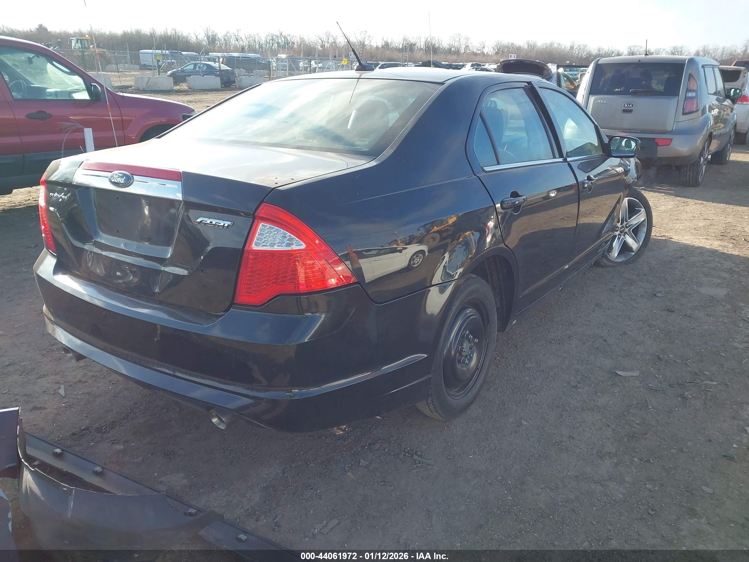 FORD FUSION image 4