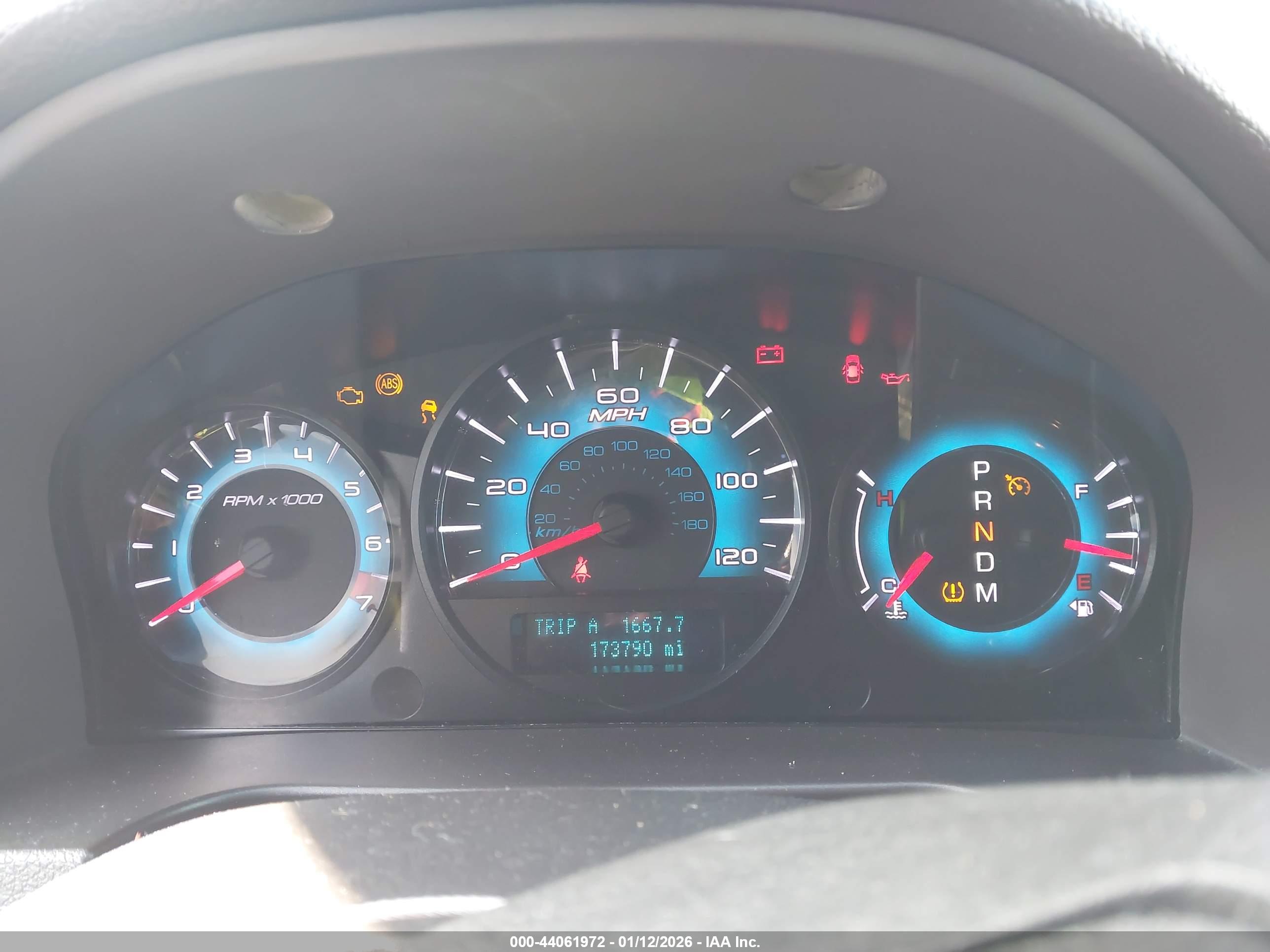 FORD FUSION image 7