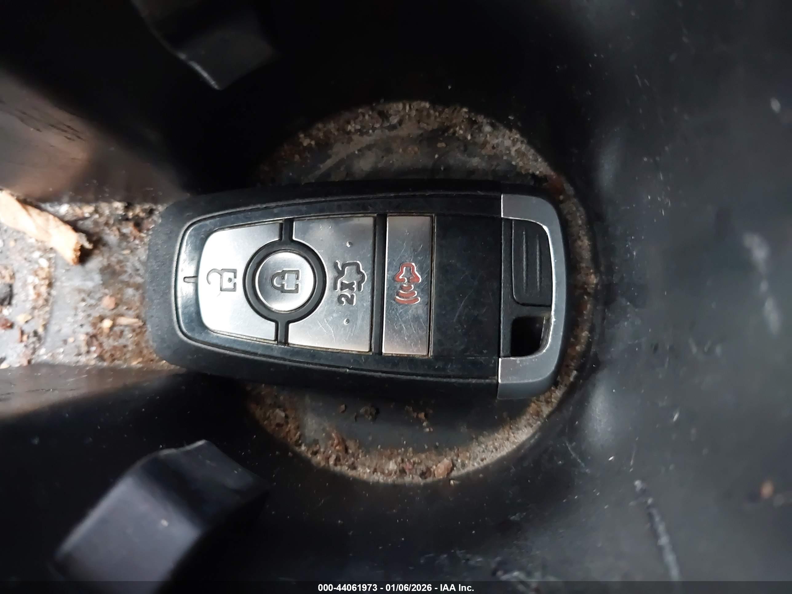FORD FUSION image 11