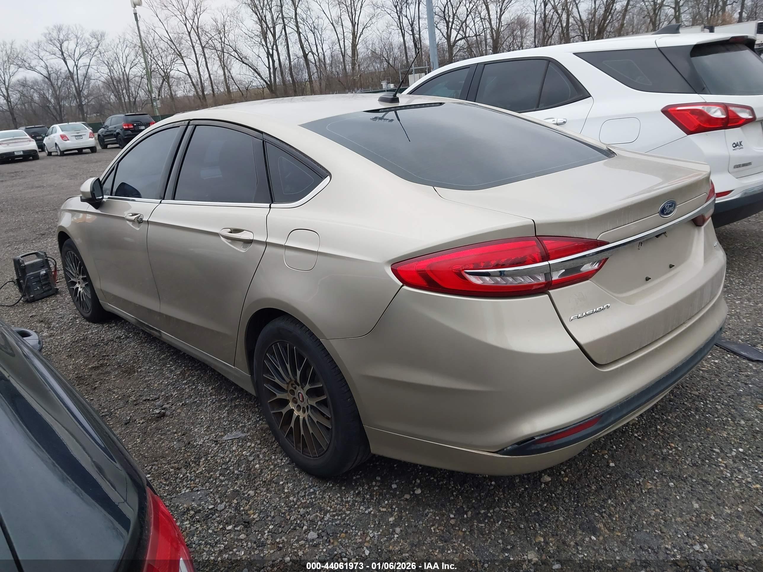 FORD FUSION image 3