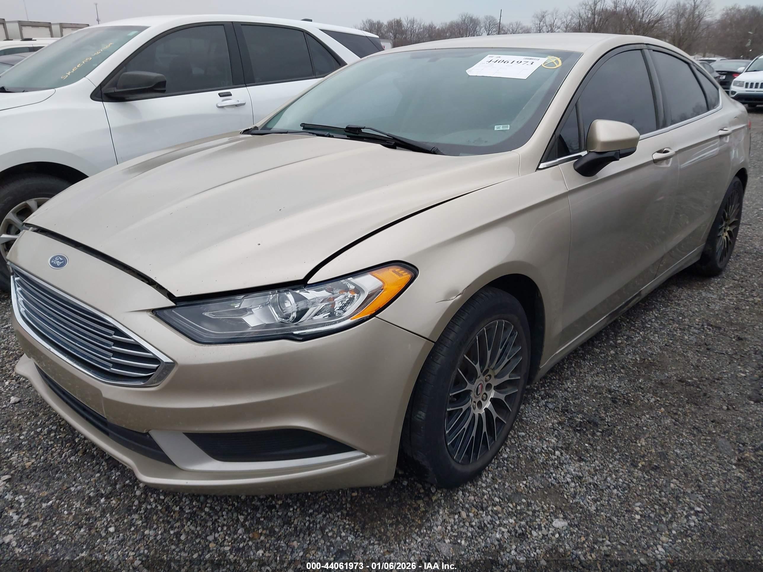 FORD FUSION image 6