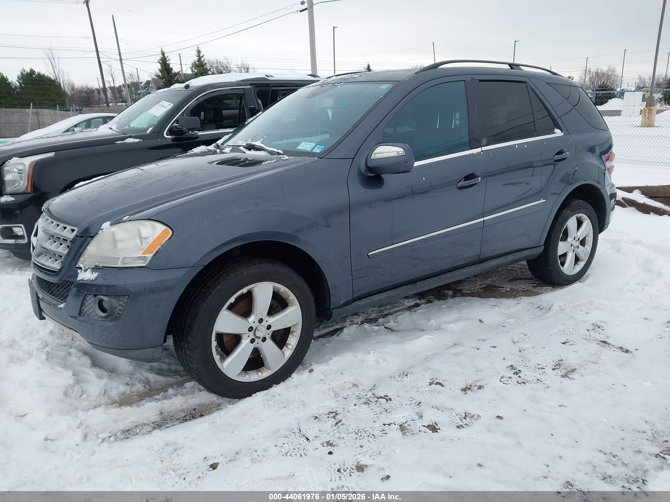 MERCEDES-BENZ ML image 2