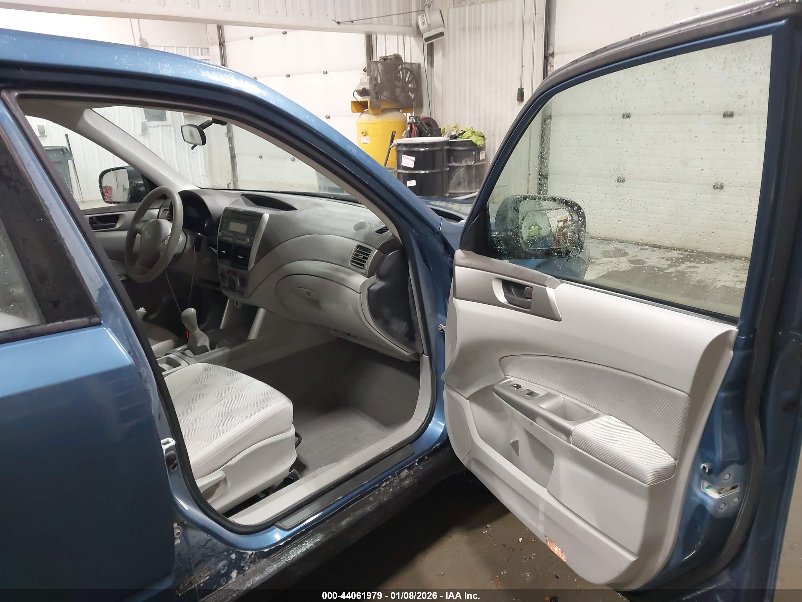 SUBARU FORESTER image 5