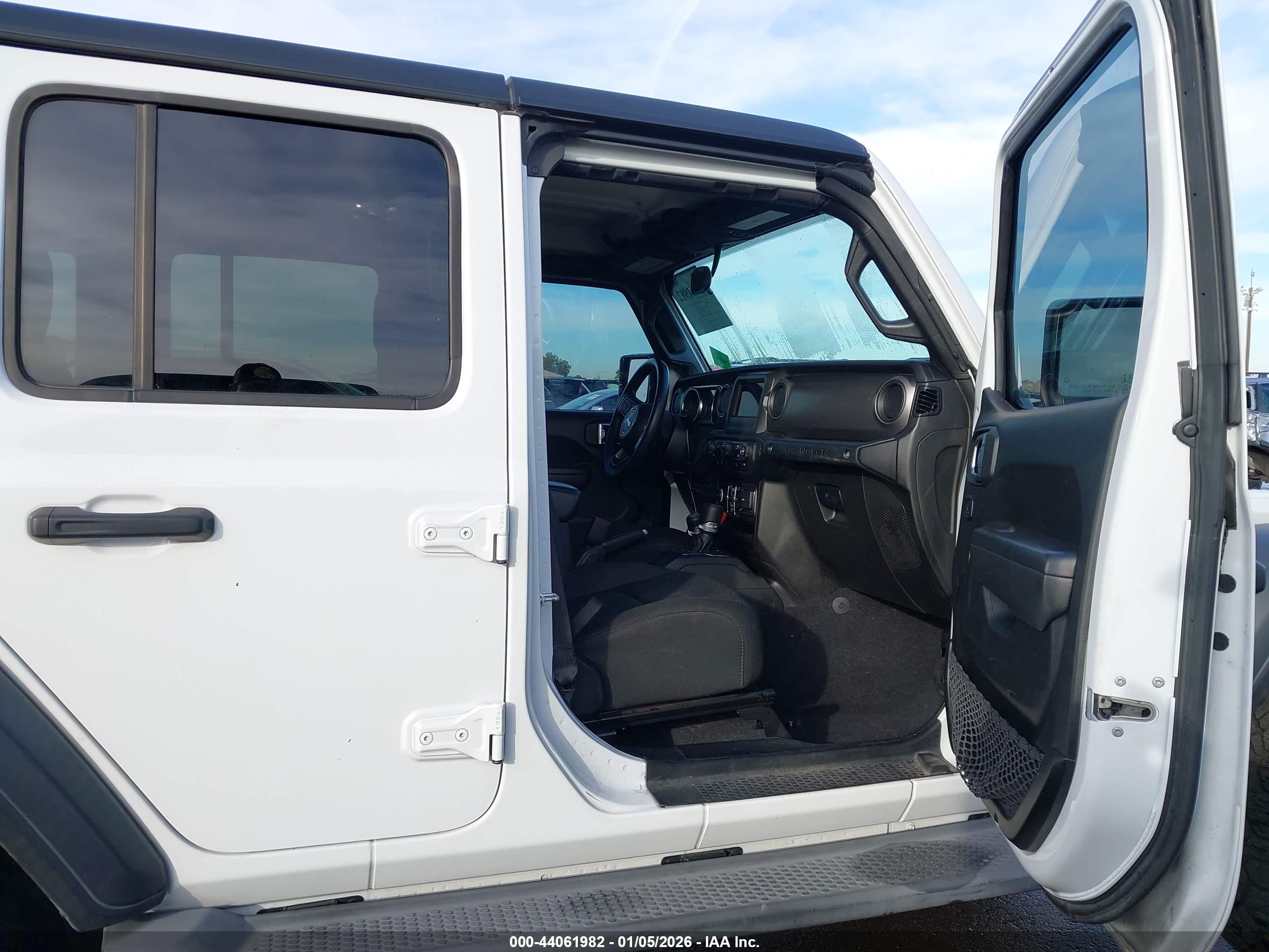 JEEP WRANGLER image 5