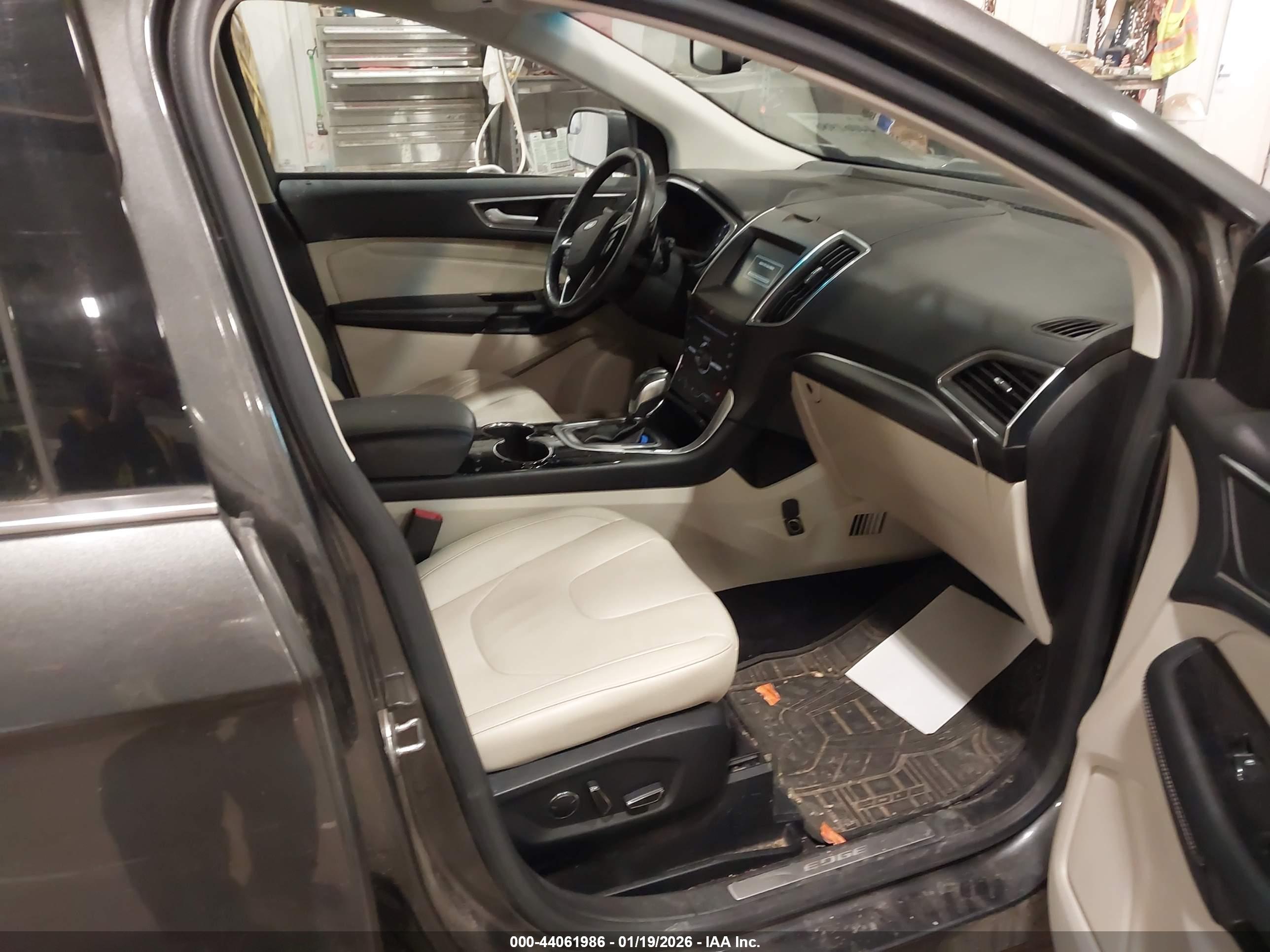 FORD EDGE image 5