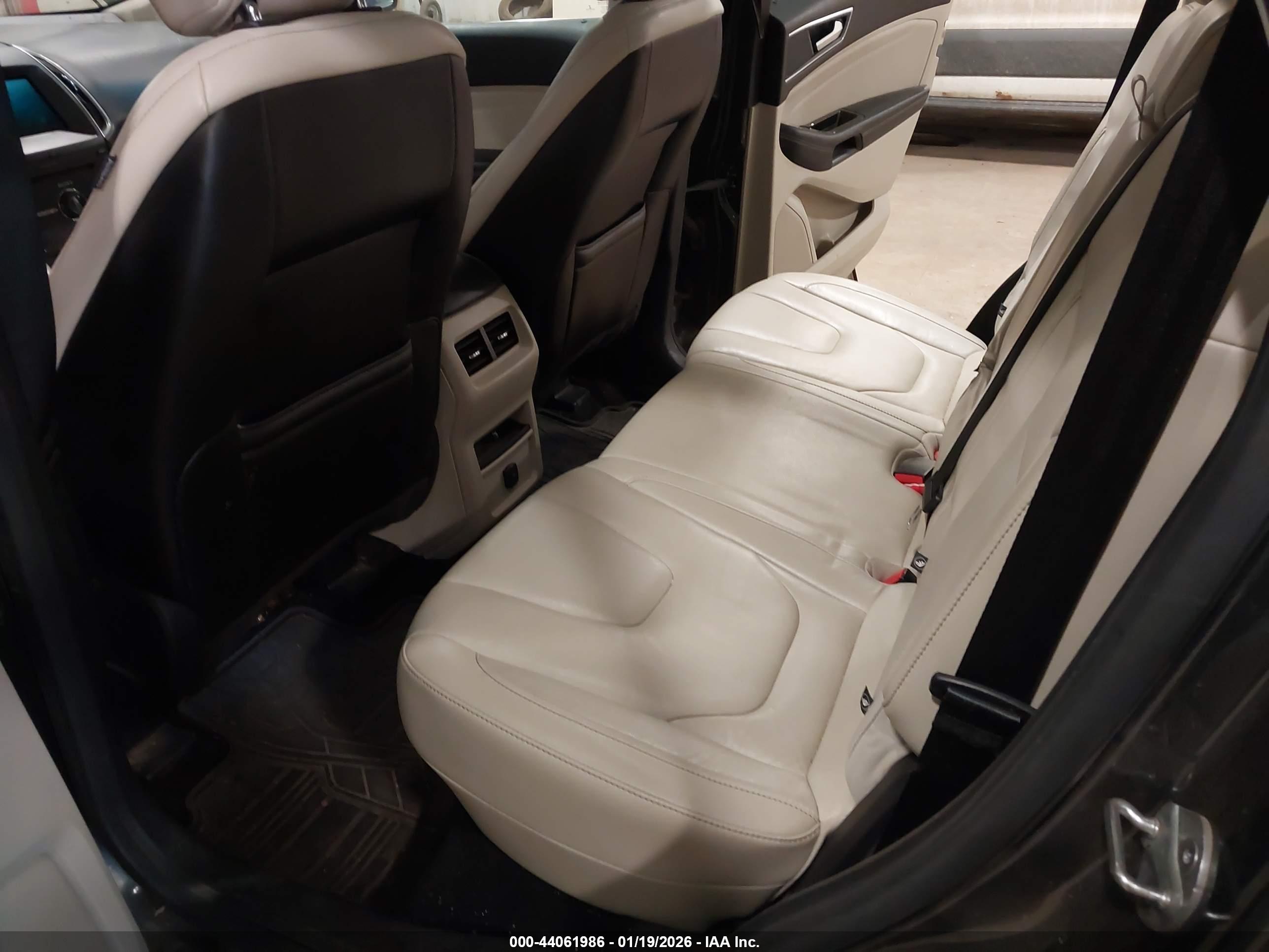 FORD EDGE image 8