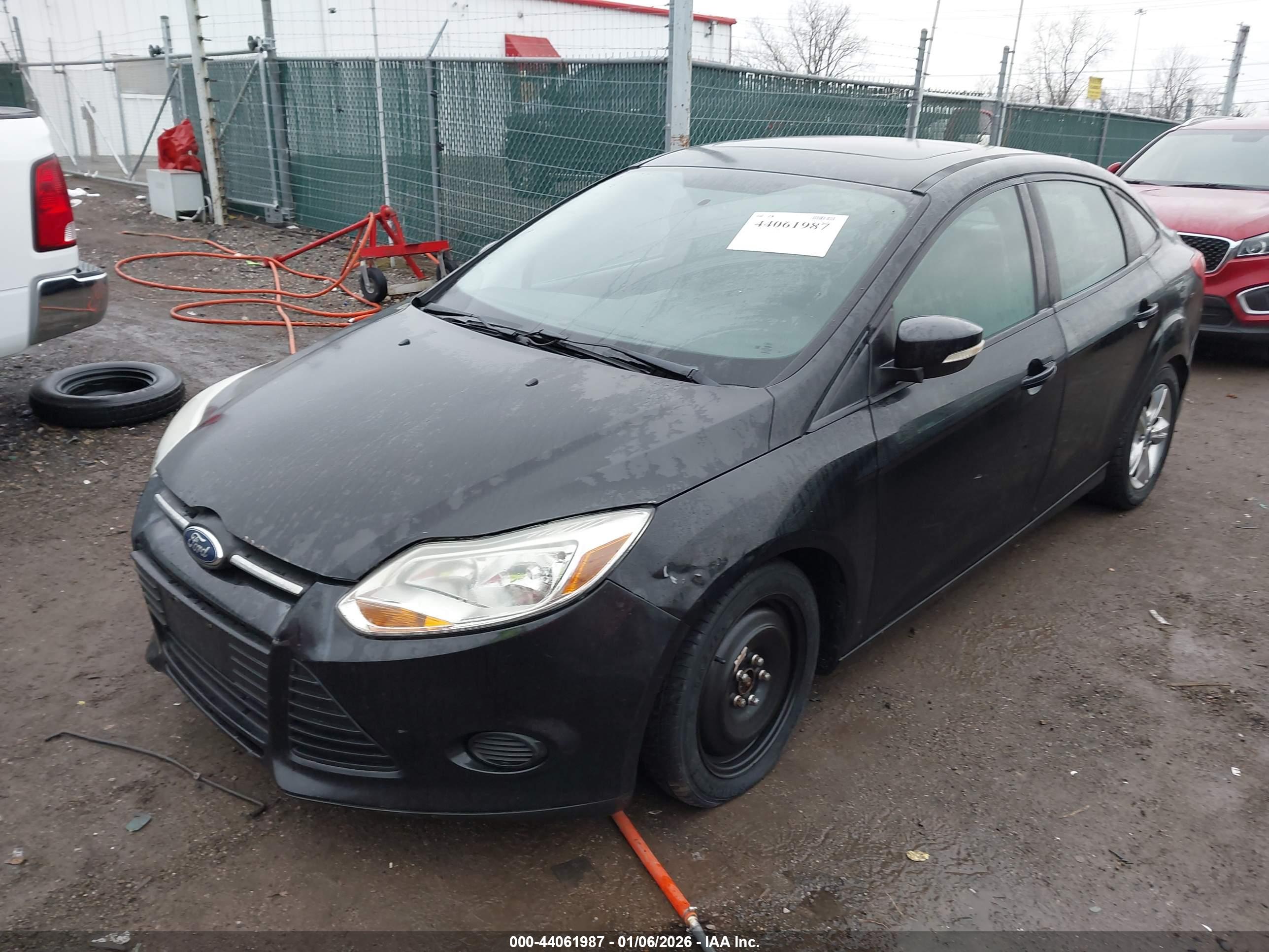 FORD FOCUS image 2