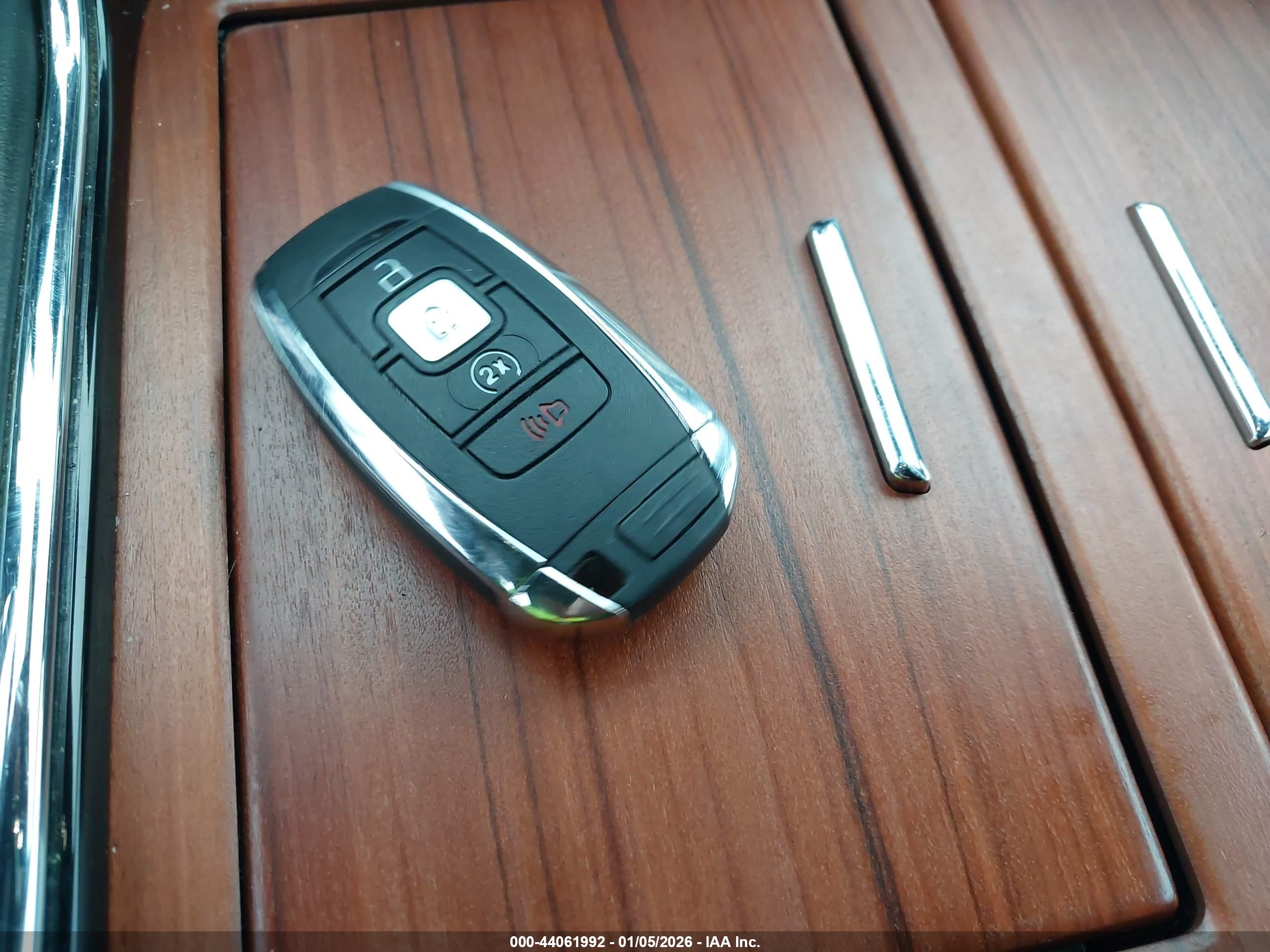 LINCOLN NAVIGATOR image 11