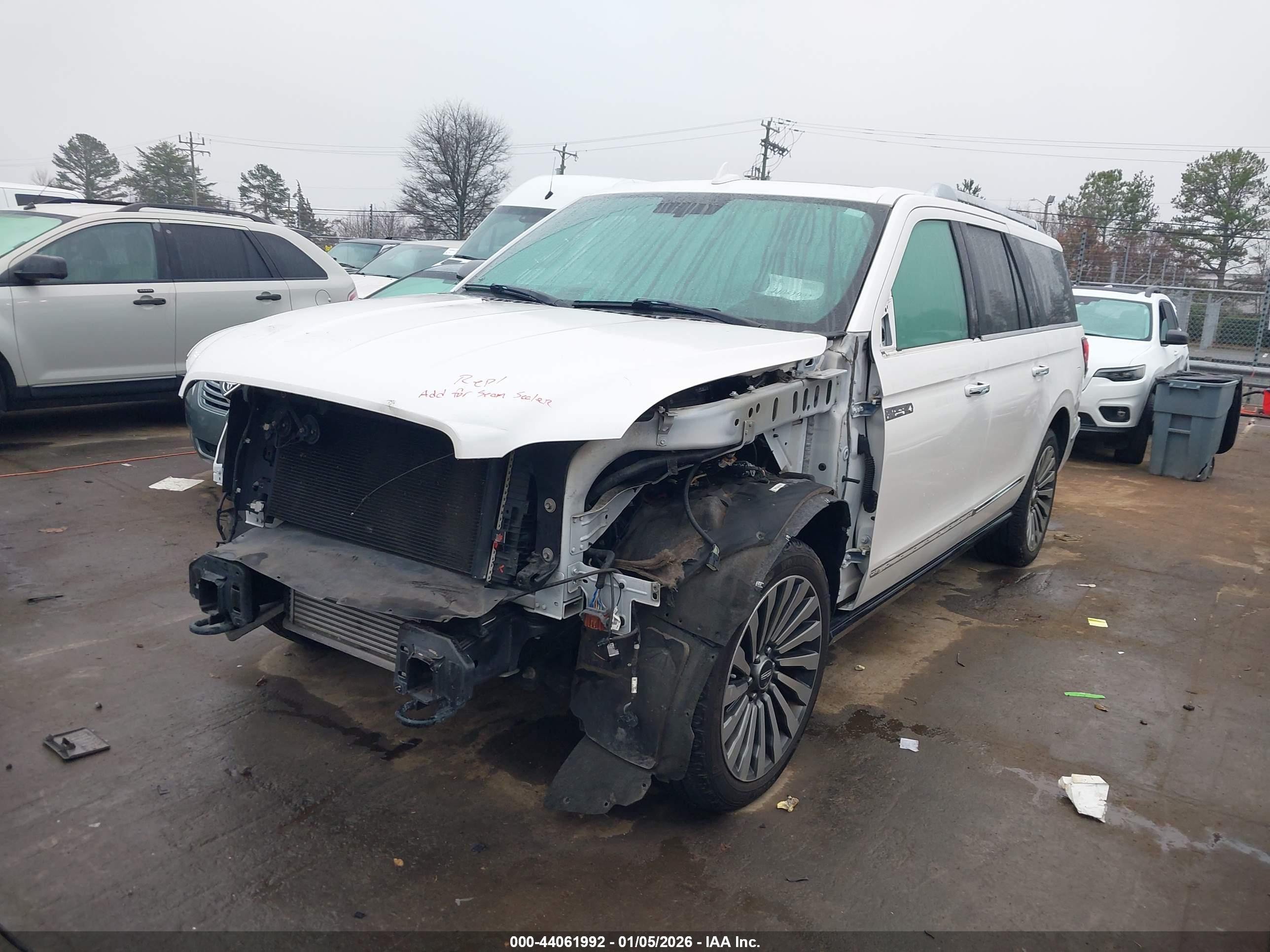 LINCOLN NAVIGATOR image 2