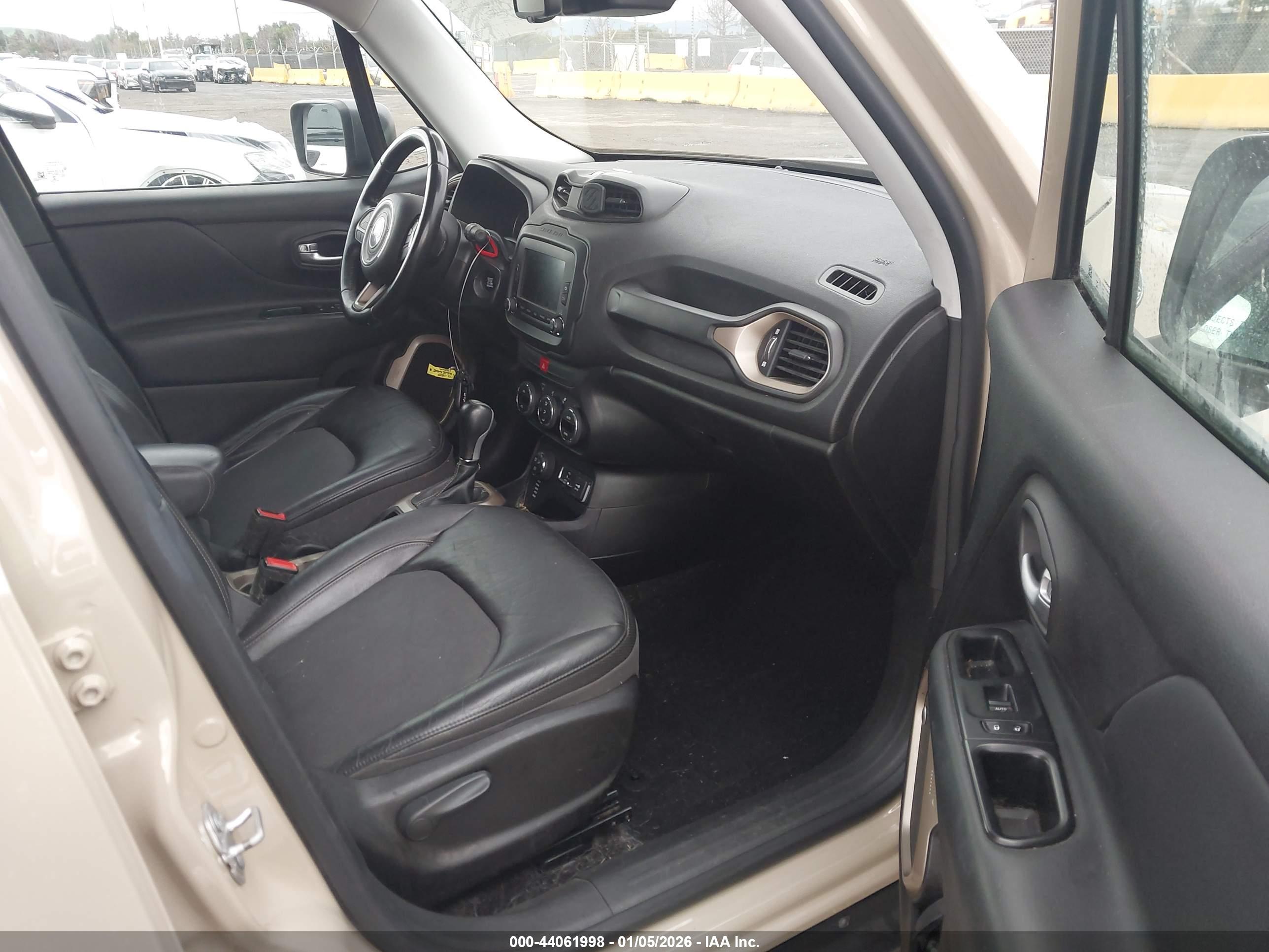 JEEP RENEGADE image 5