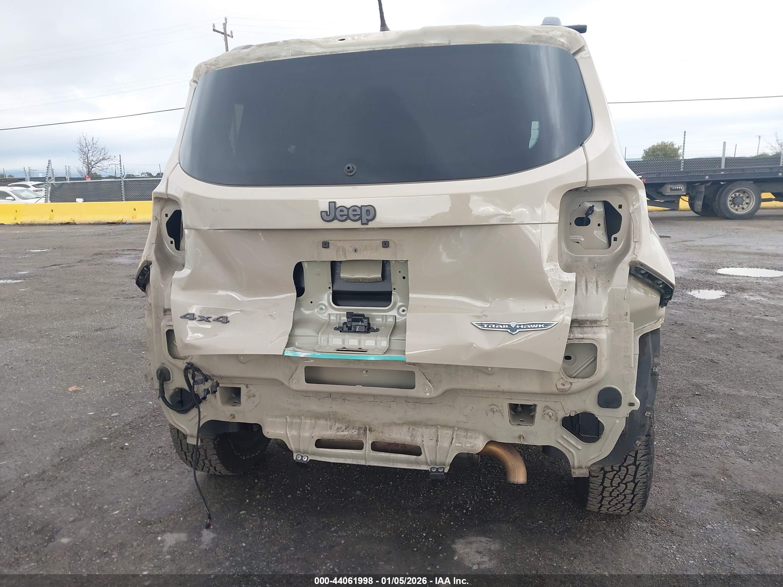 JEEP RENEGADE image 6