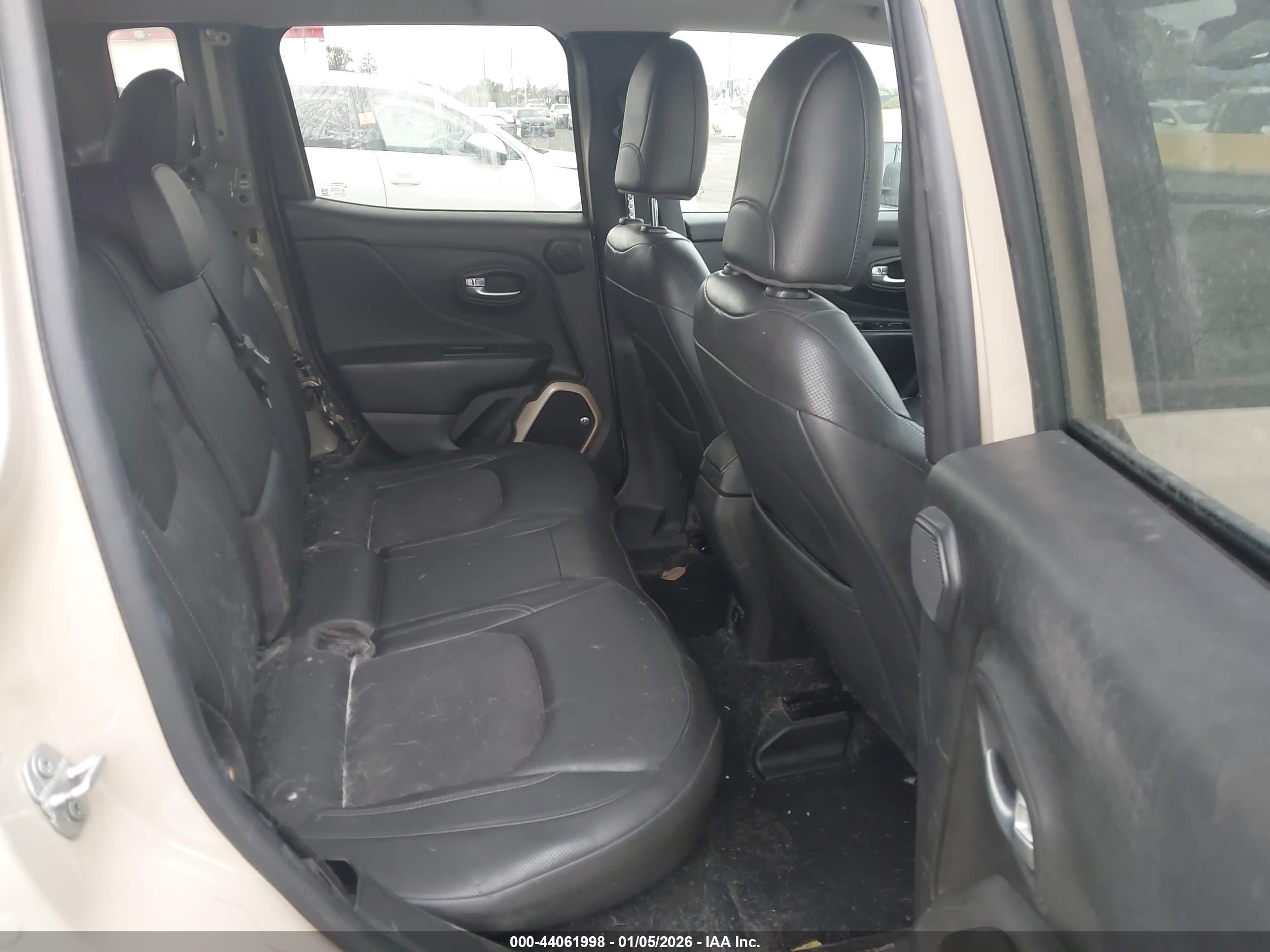 JEEP RENEGADE image 8