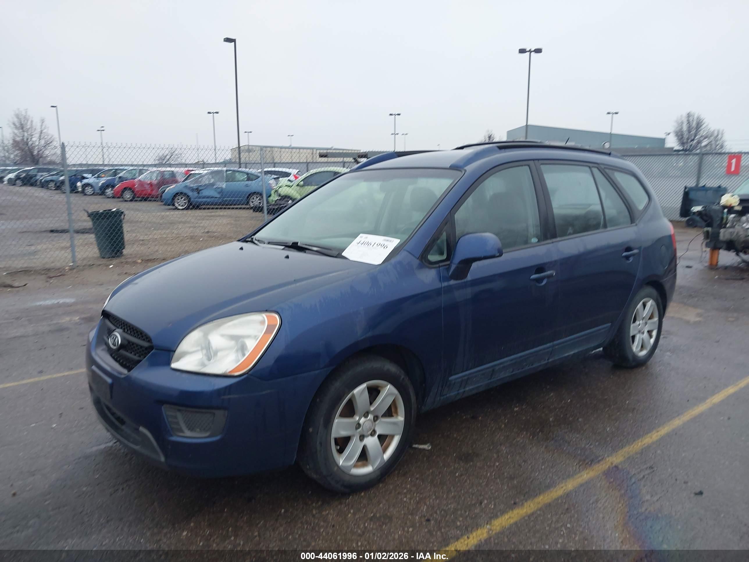 KIA RONDO image 2
