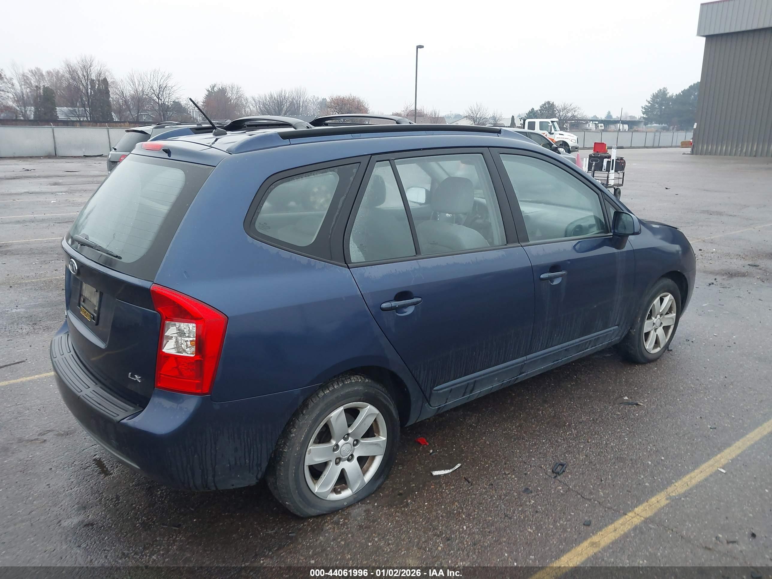 KIA RONDO image 4