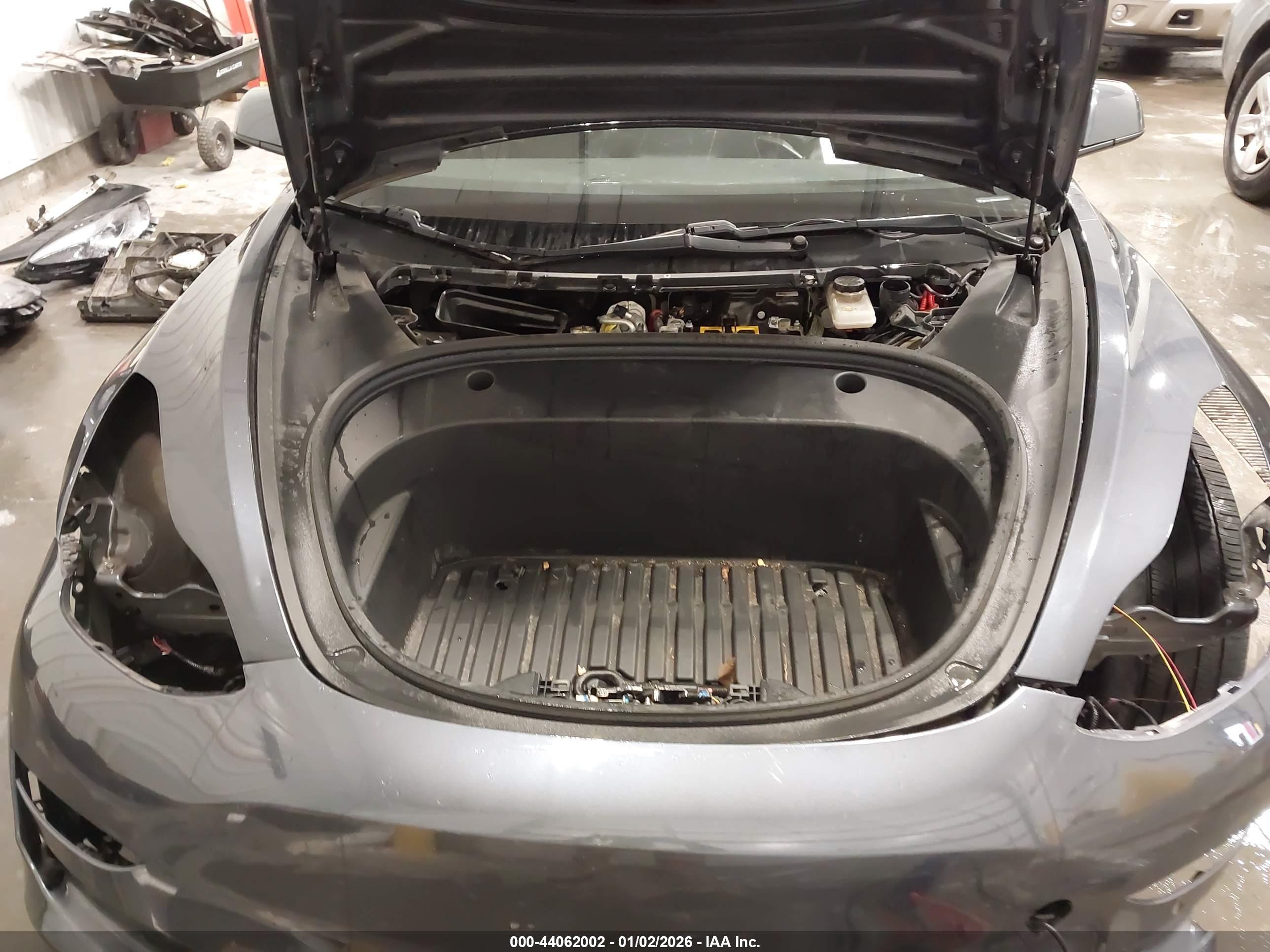 TESLA MODEL image 10
