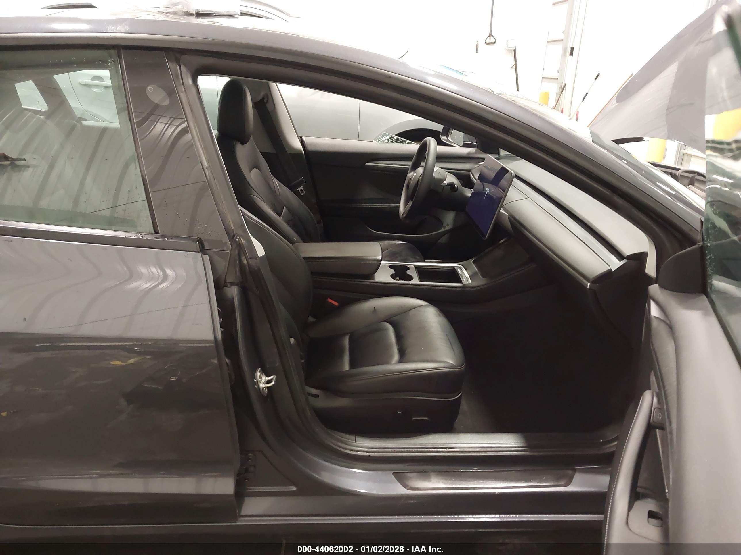 TESLA MODEL image 5