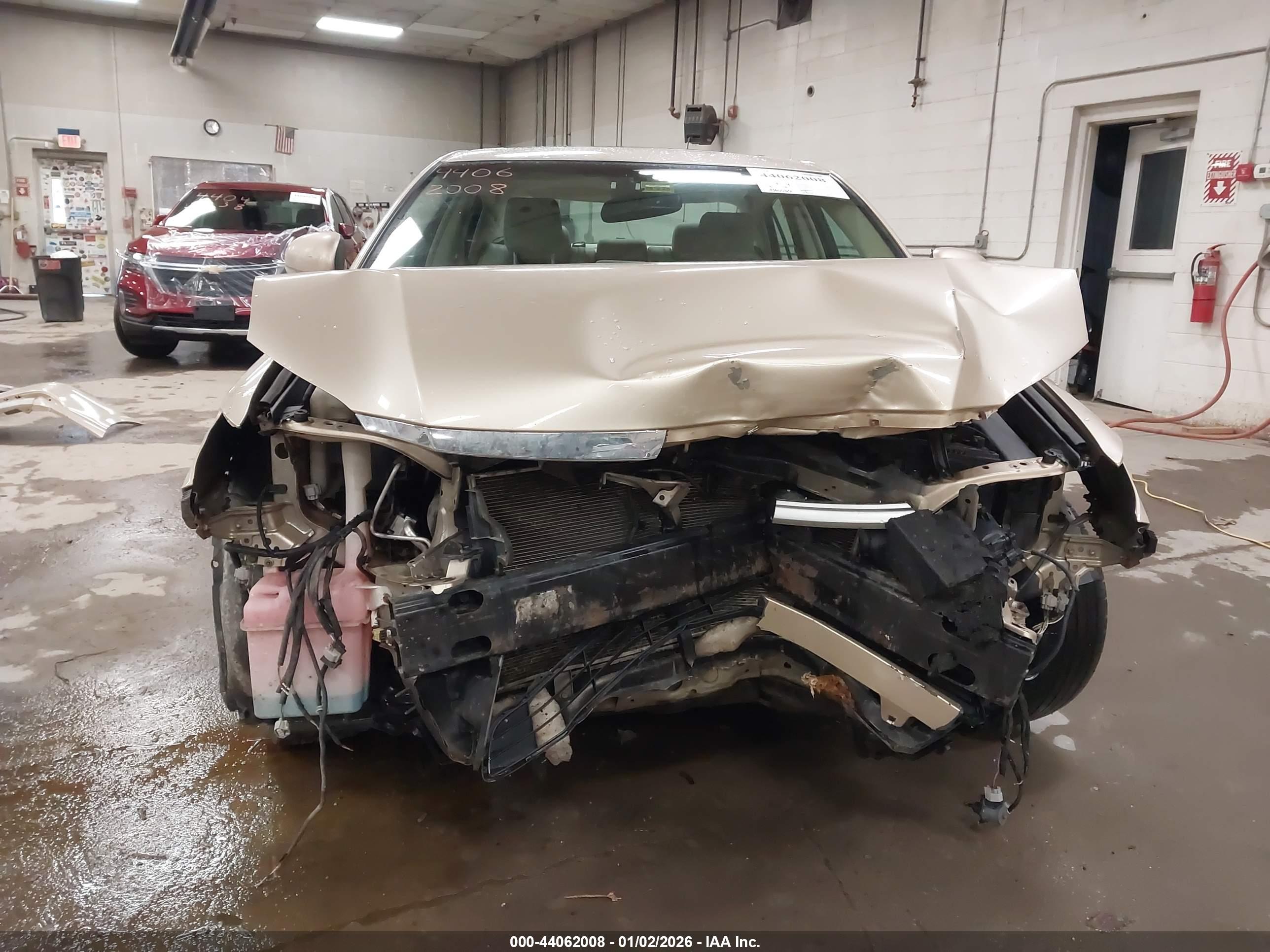 TOYOTA AVALON image 6
