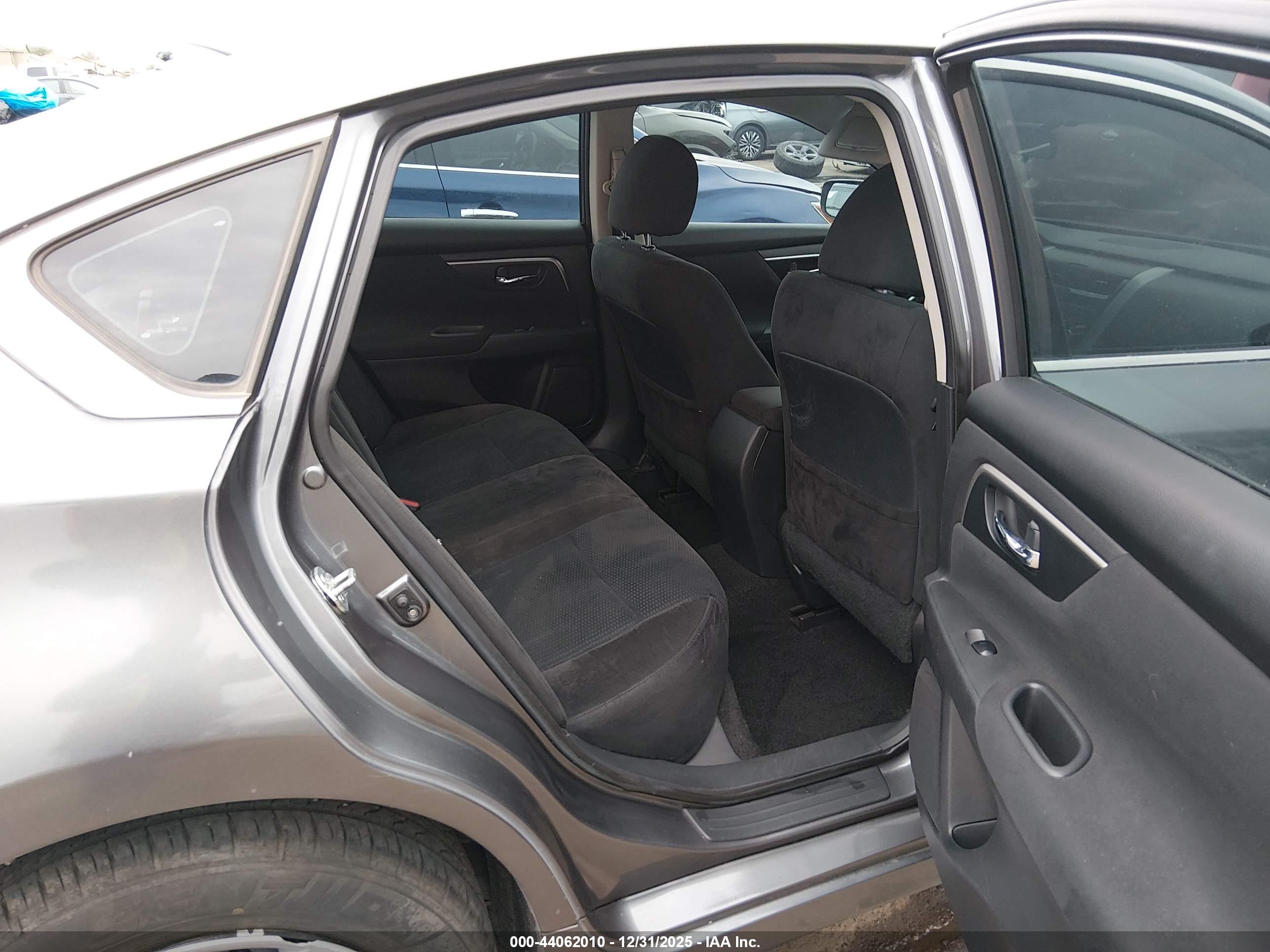 NISSAN ALTIMA image 8