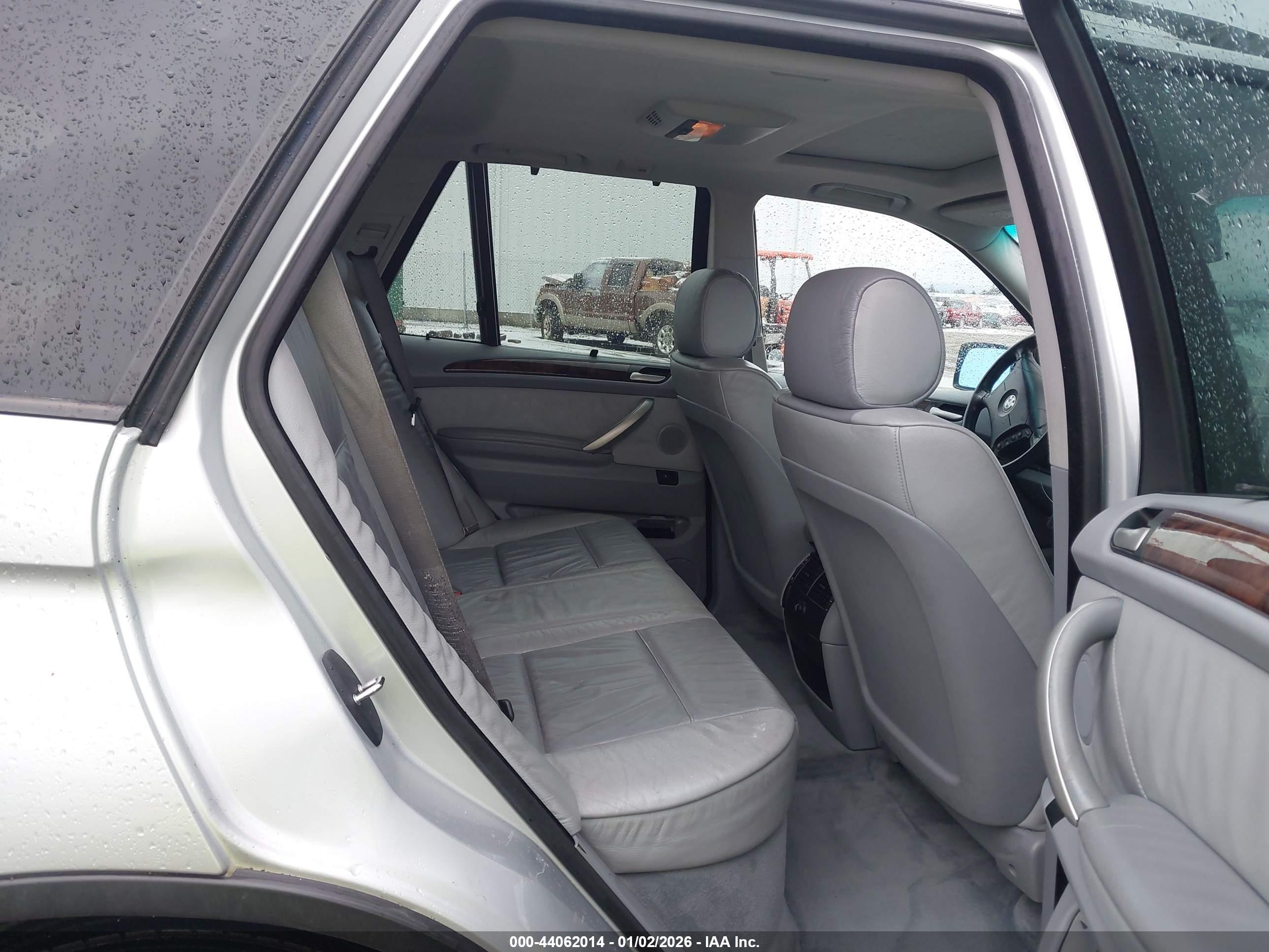 BMW X5 image 8