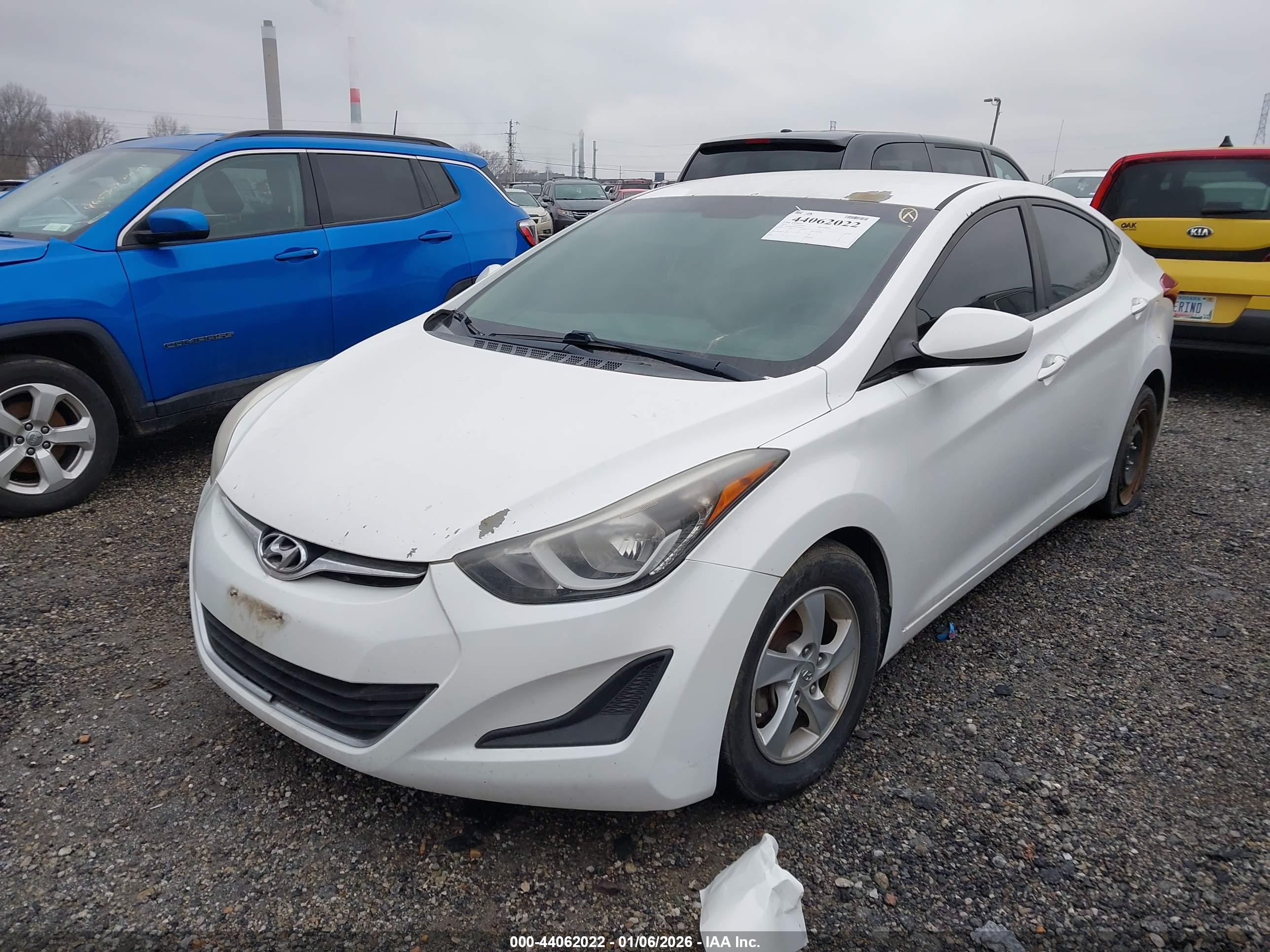 HYUNDAI ELANTRA image 6