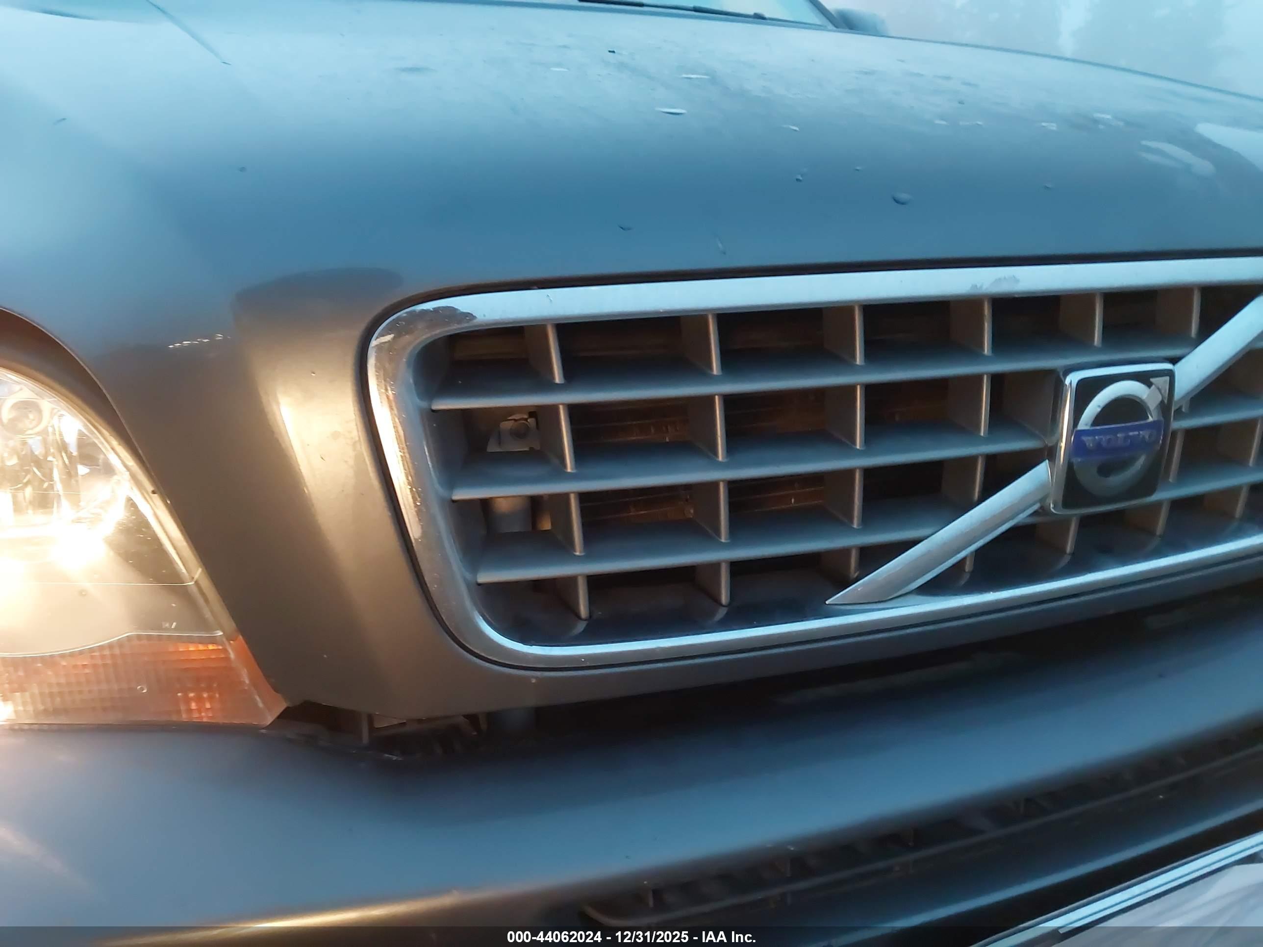 VOLVO XC90 image 10