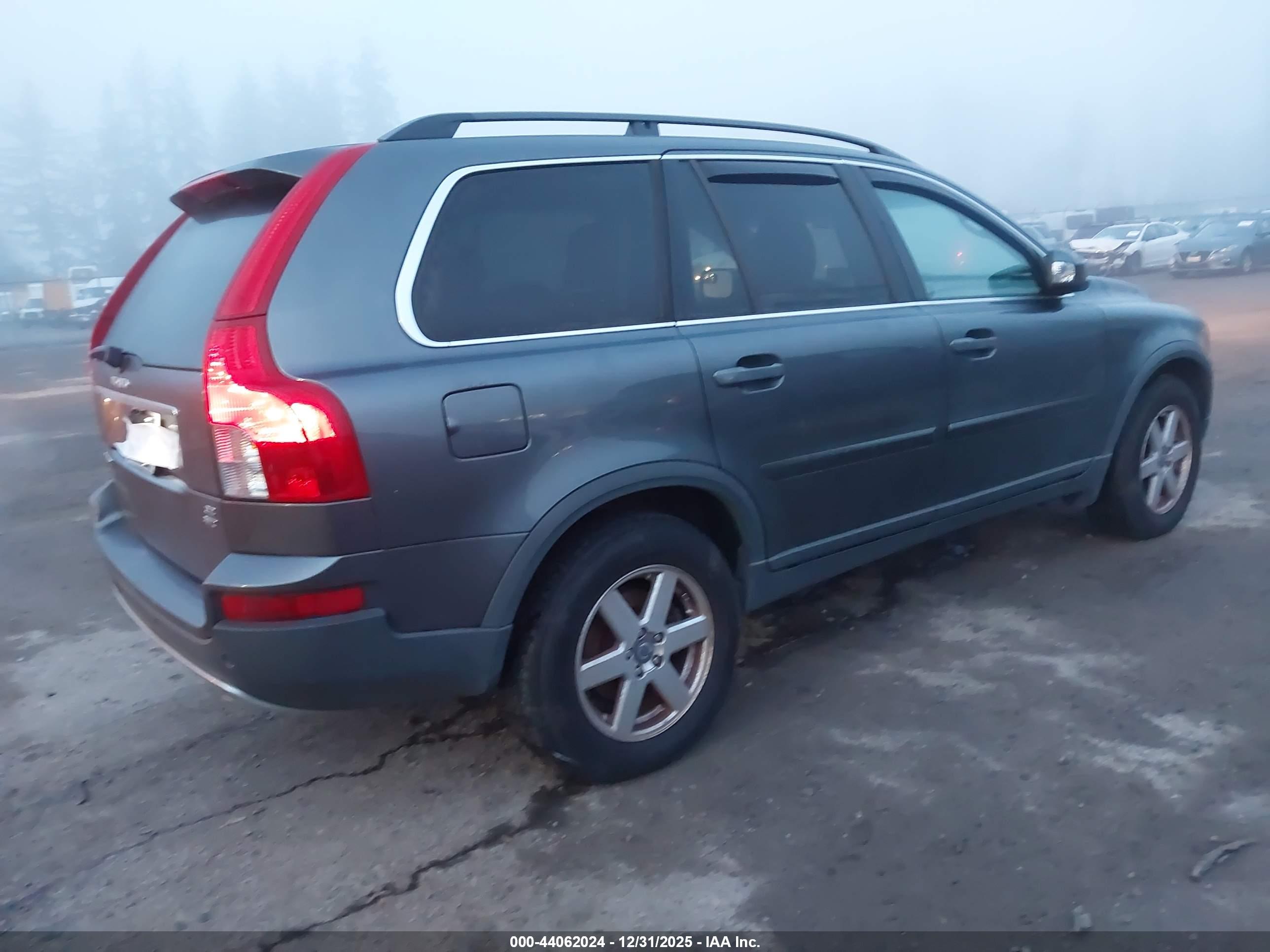 VOLVO XC90 image 4