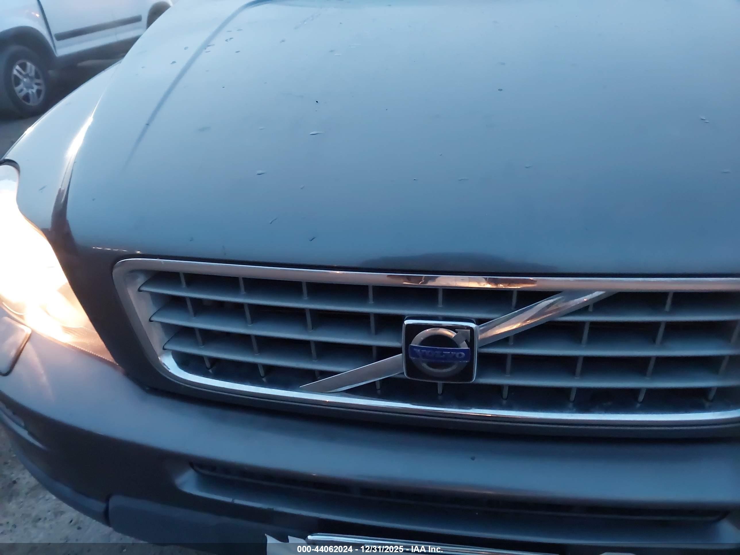VOLVO XC90 image 6