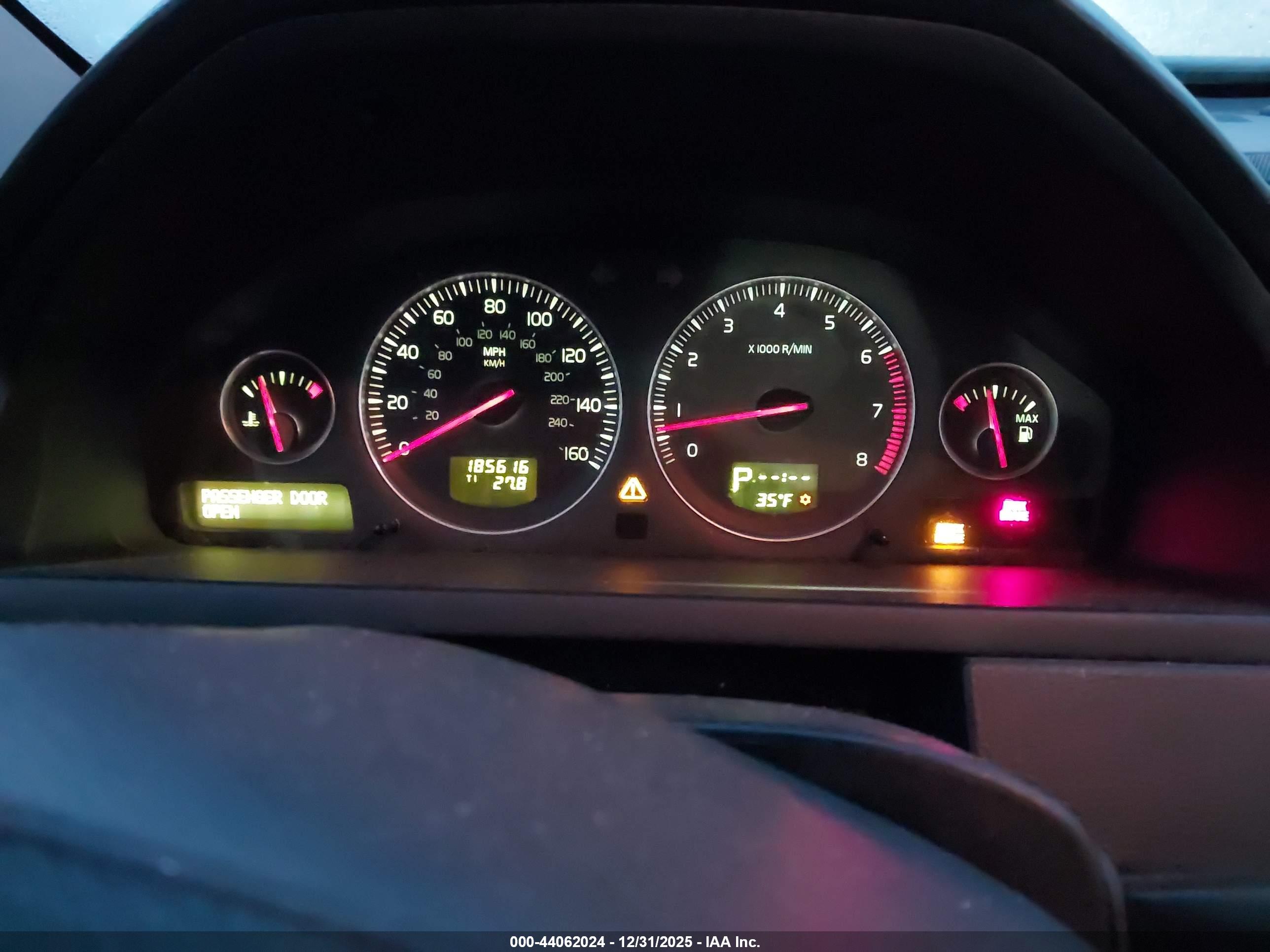 VOLVO XC90 image 7