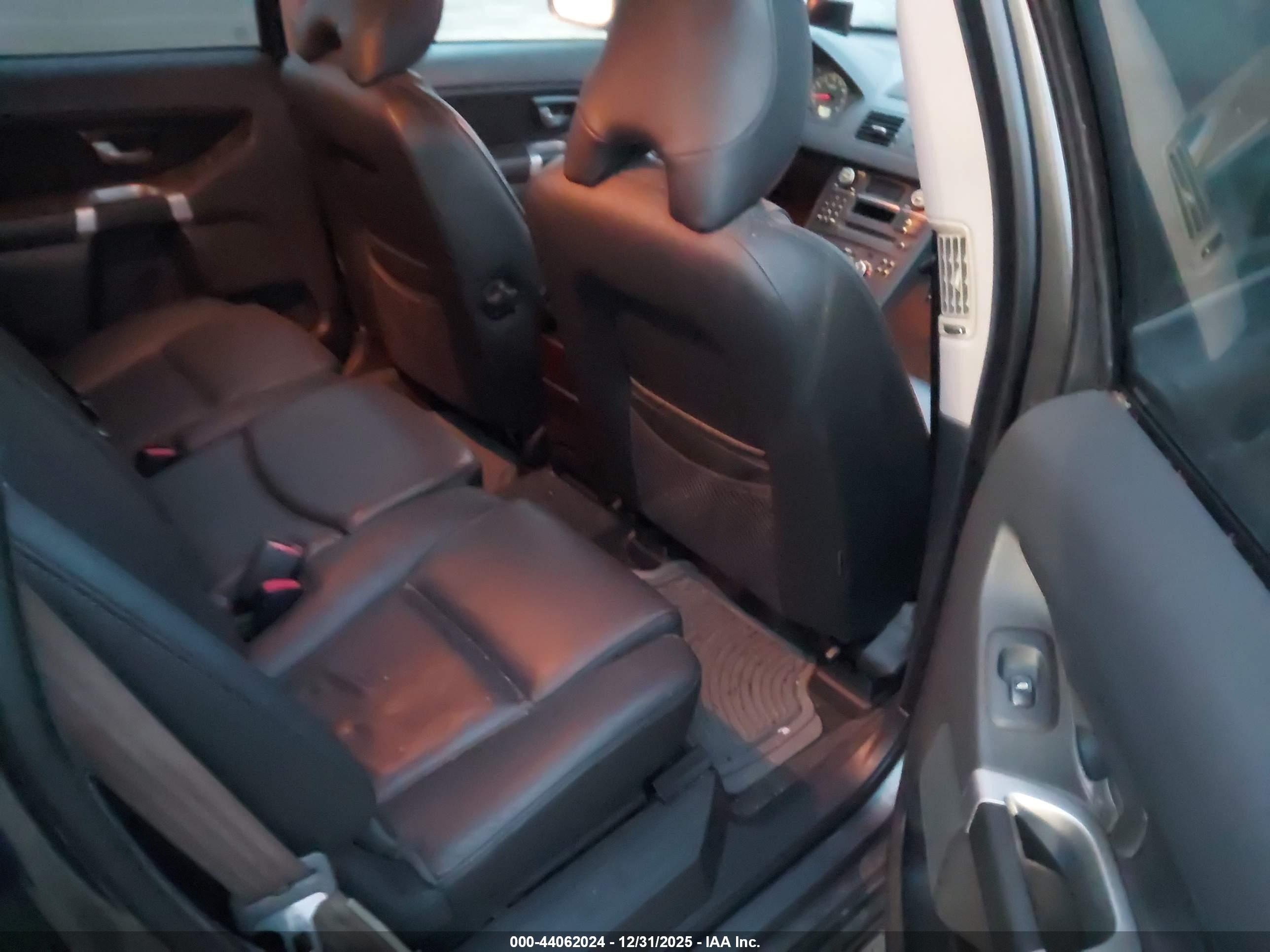 VOLVO XC90 image 8