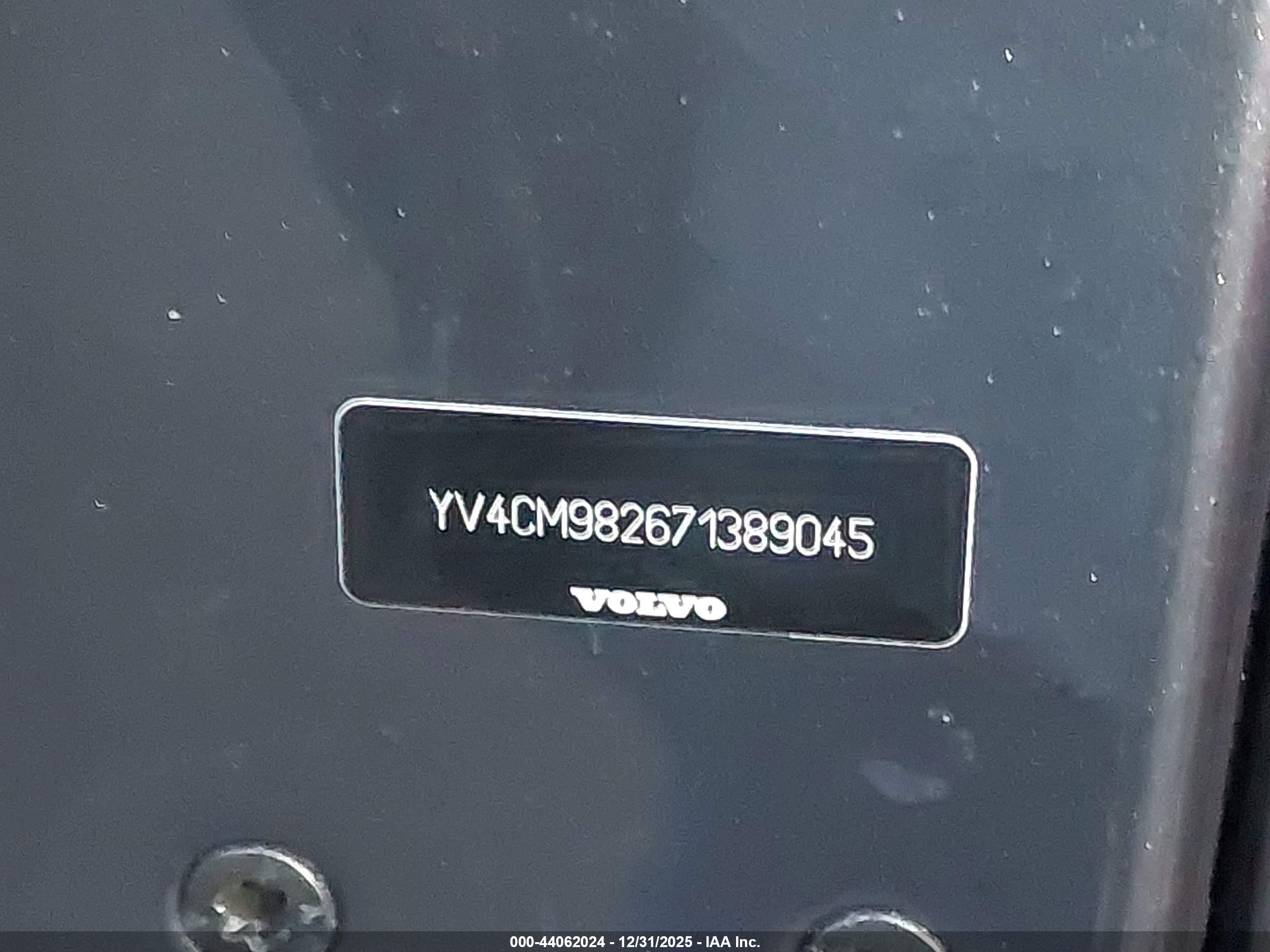 VOLVO XC90 image 9