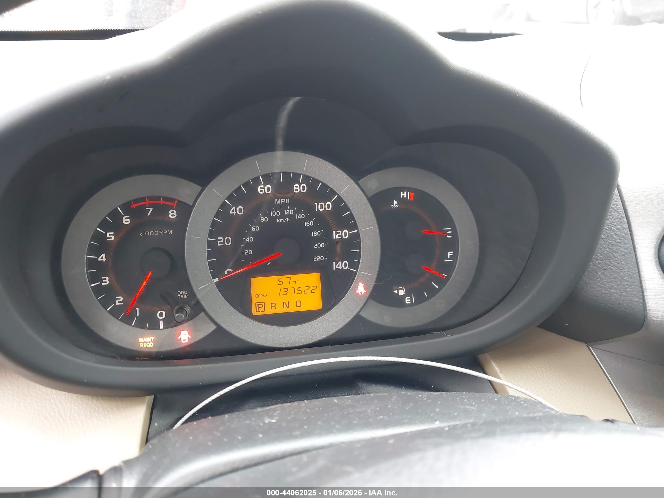 TOYOTA RAV4 image 7