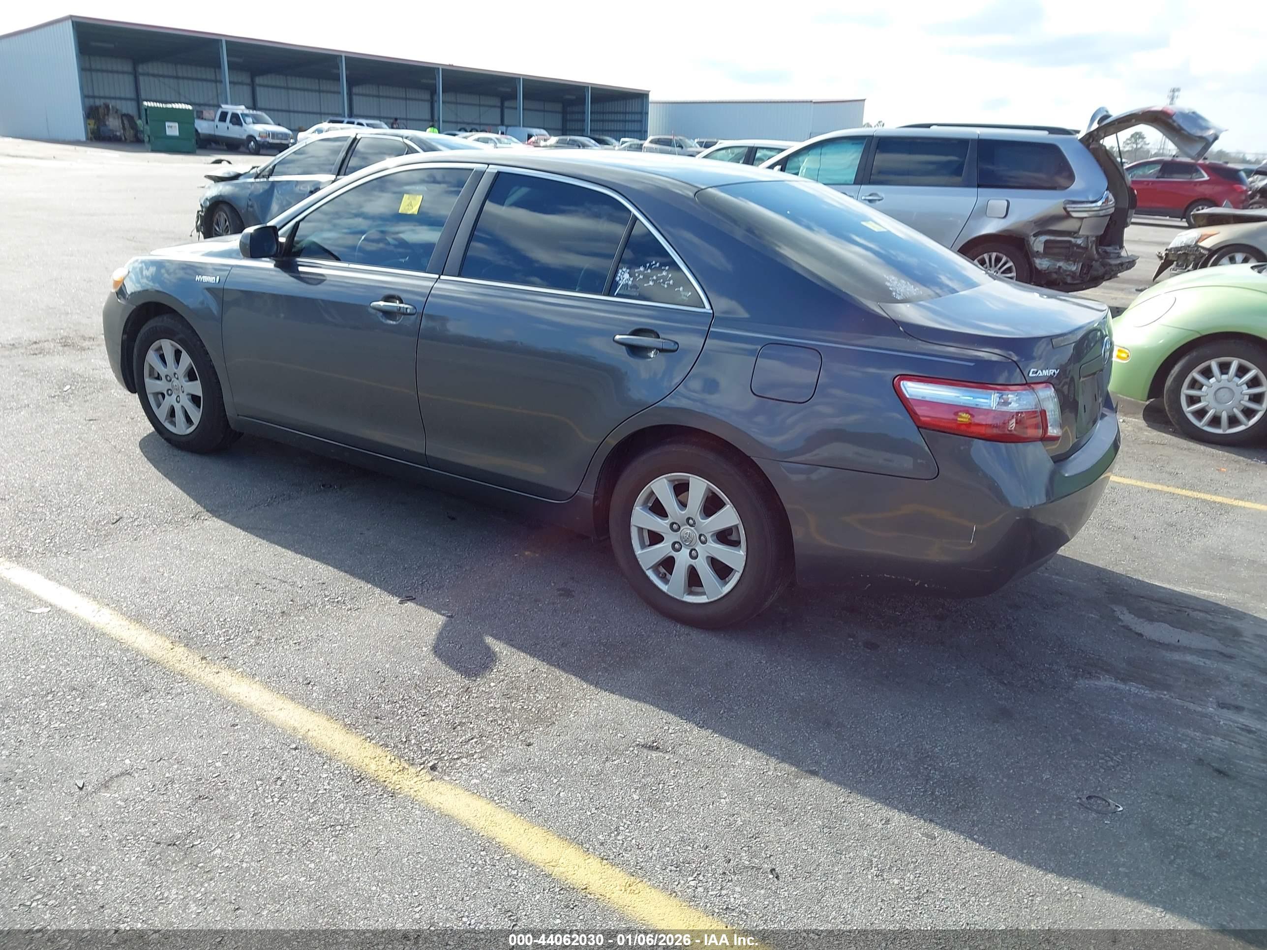 TOYOTA CAMRY image 3