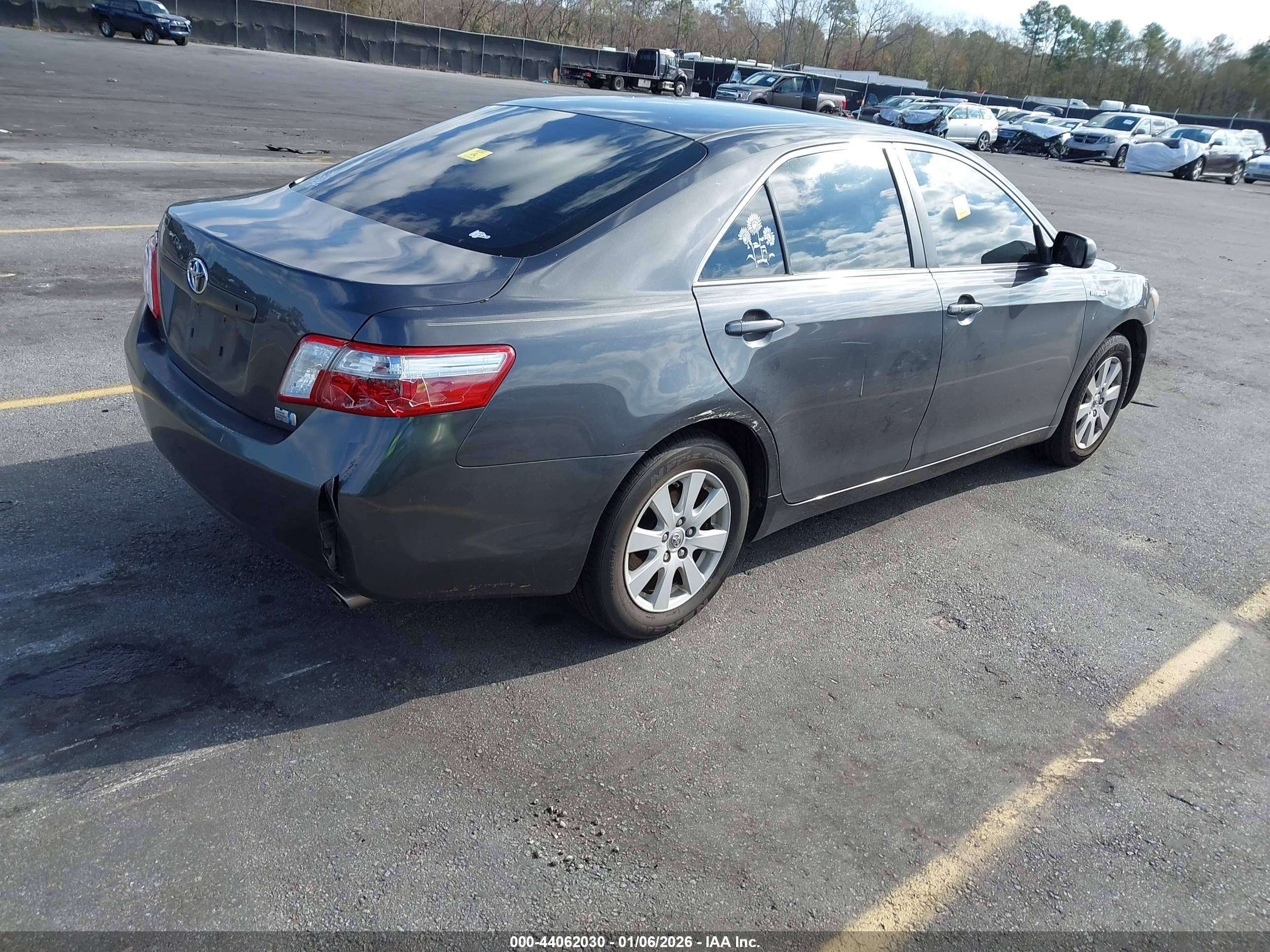 TOYOTA CAMRY image 4
